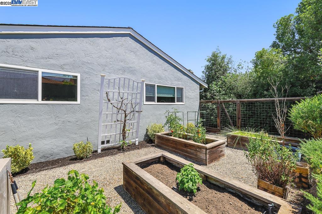 Detail Gallery Image 45 of 57 For 3676 Vineyard Ave, Pleasanton,  CA 94566 - 3 Beds | 2 Baths