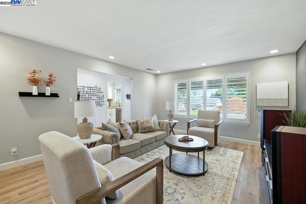 Detail Gallery Image 8 of 57 For 3676 Vineyard Ave, Pleasanton,  CA 94566 - 3 Beds | 2 Baths