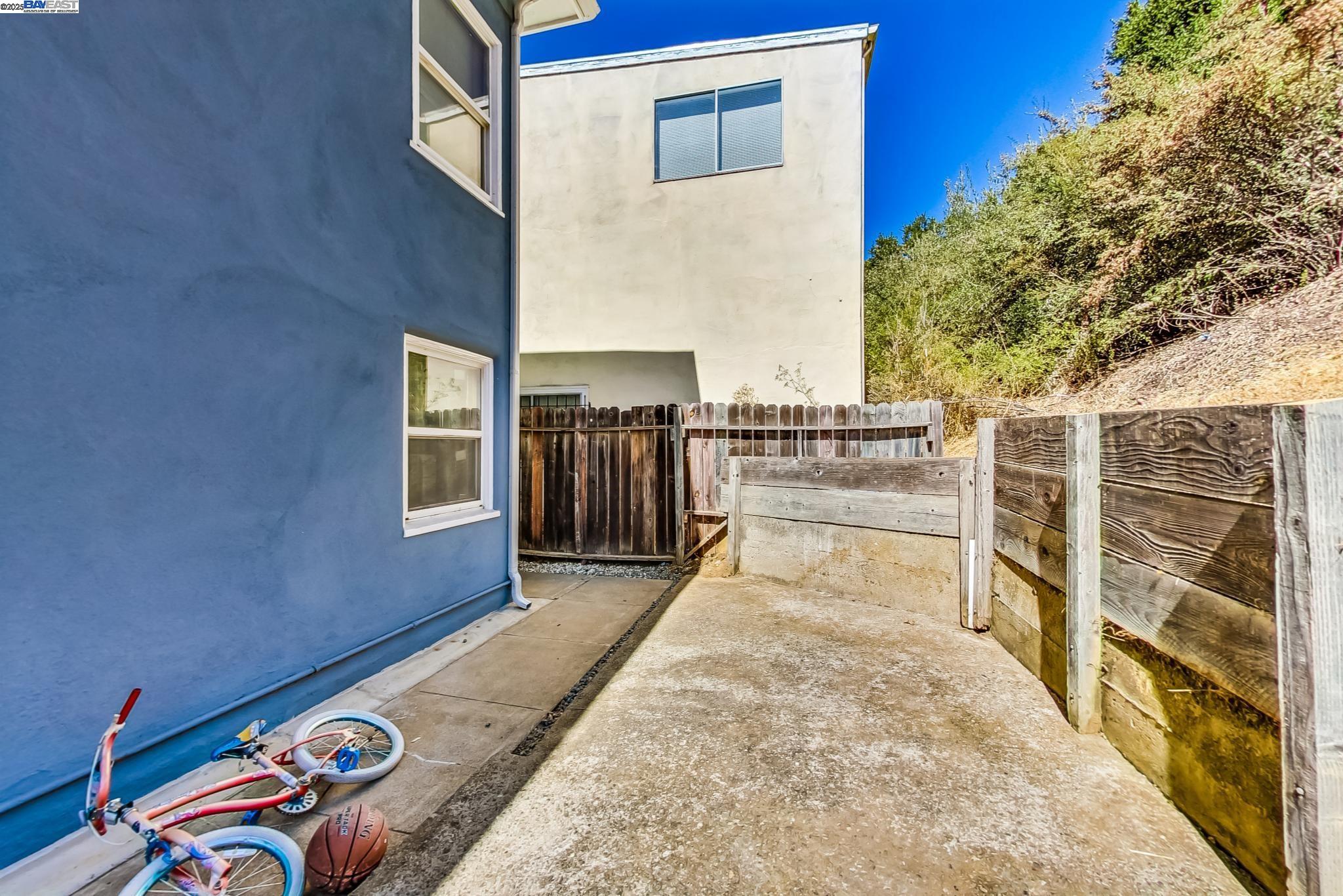 Detail Gallery Image 18 of 20 For 8600 Mcarthur Bvd, Oakland,  CA 94605 - – Beds | – Baths