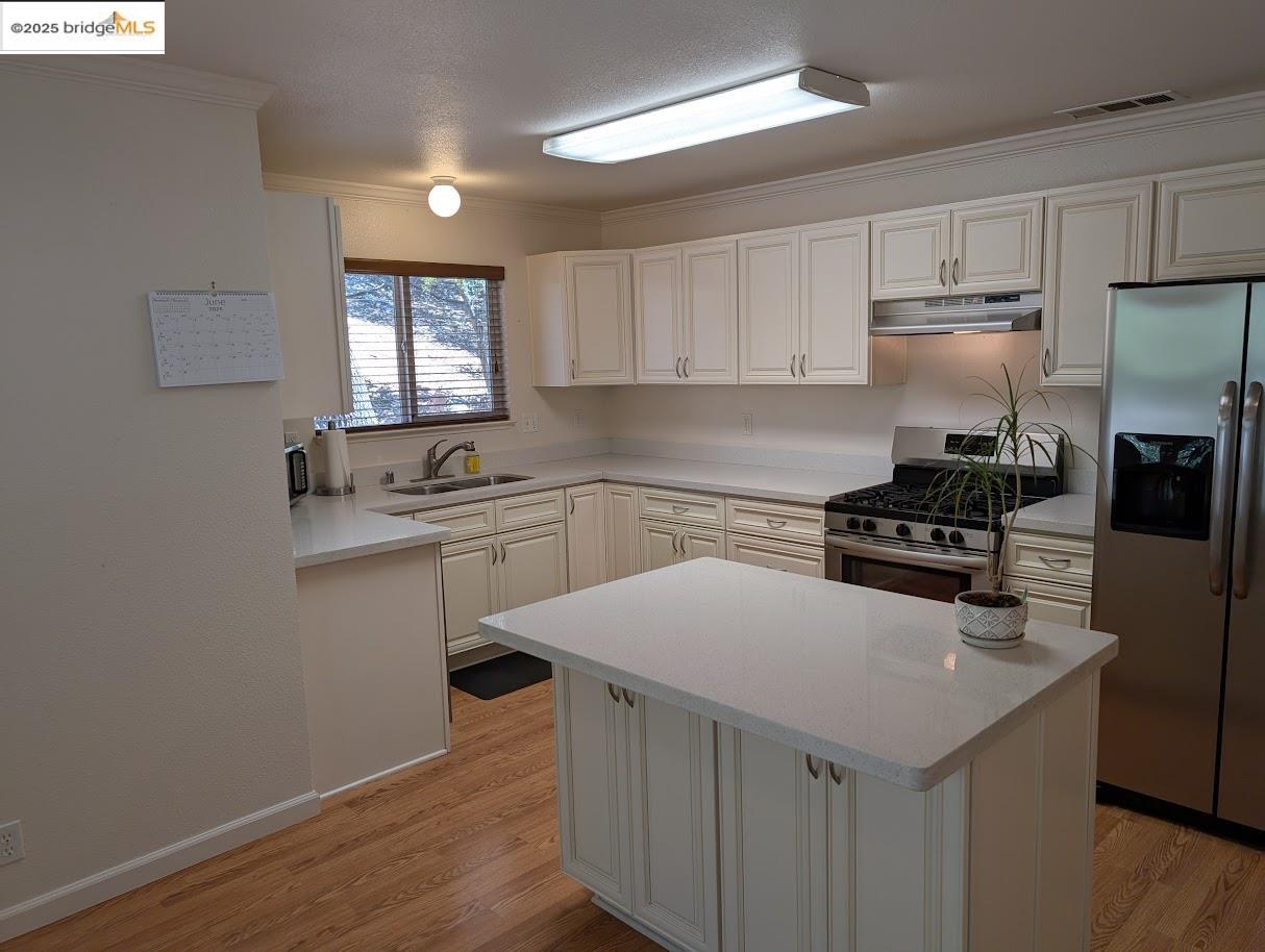 Detail Gallery Image 3 of 26 For 385 Arbona, Sonora,  CA 95370-8057 - 3 Beds | 2 Baths