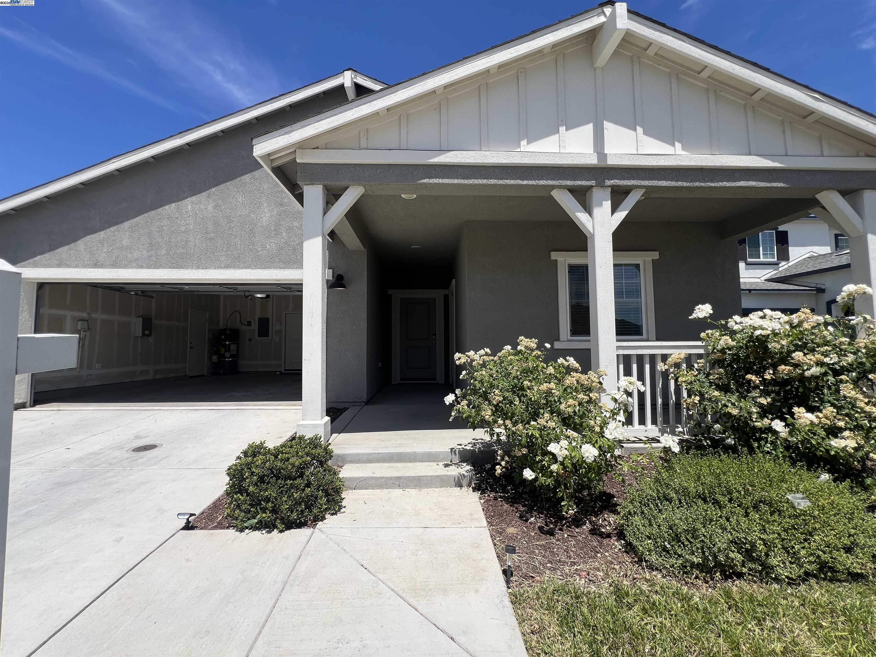 Detail Gallery Image 1 of 1 For 935 Grimsby Lane, Patterson,  CA 95363 - 4 Beds | 3 Baths