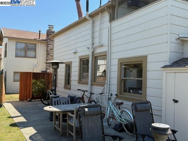 Detail Gallery Image 4 of 7 For 3208 Washington St, Alameda,  CA 94501 - 5 Beds | 3 Baths