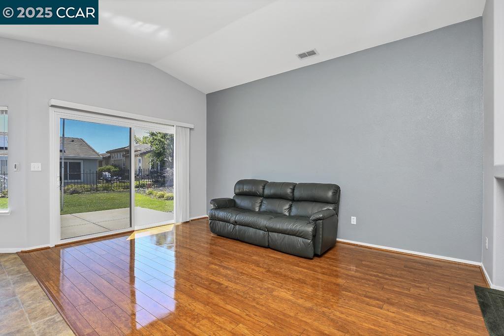 Detail Gallery Image 5 of 33 For 338 Watson Hollow Dr, Rio Vista,  CA 94571 - 2 Beds | 2 Baths
