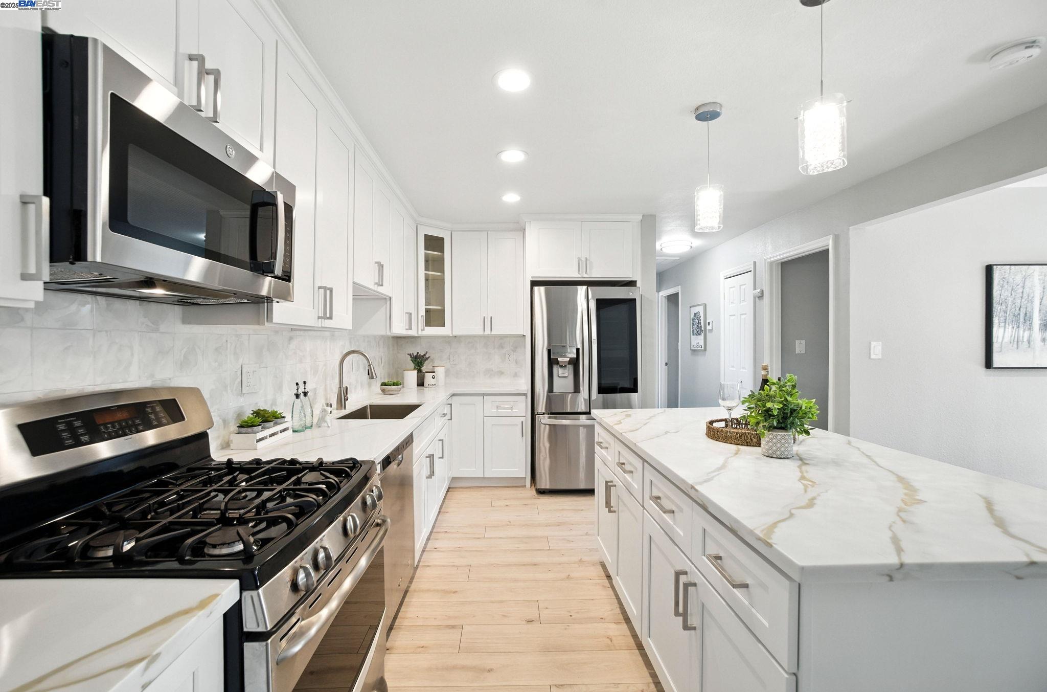 Detail Gallery Image 10 of 42 For 3631 Trenton Ct, Fremont,  CA 94538 - 5 Beds | 4 Baths