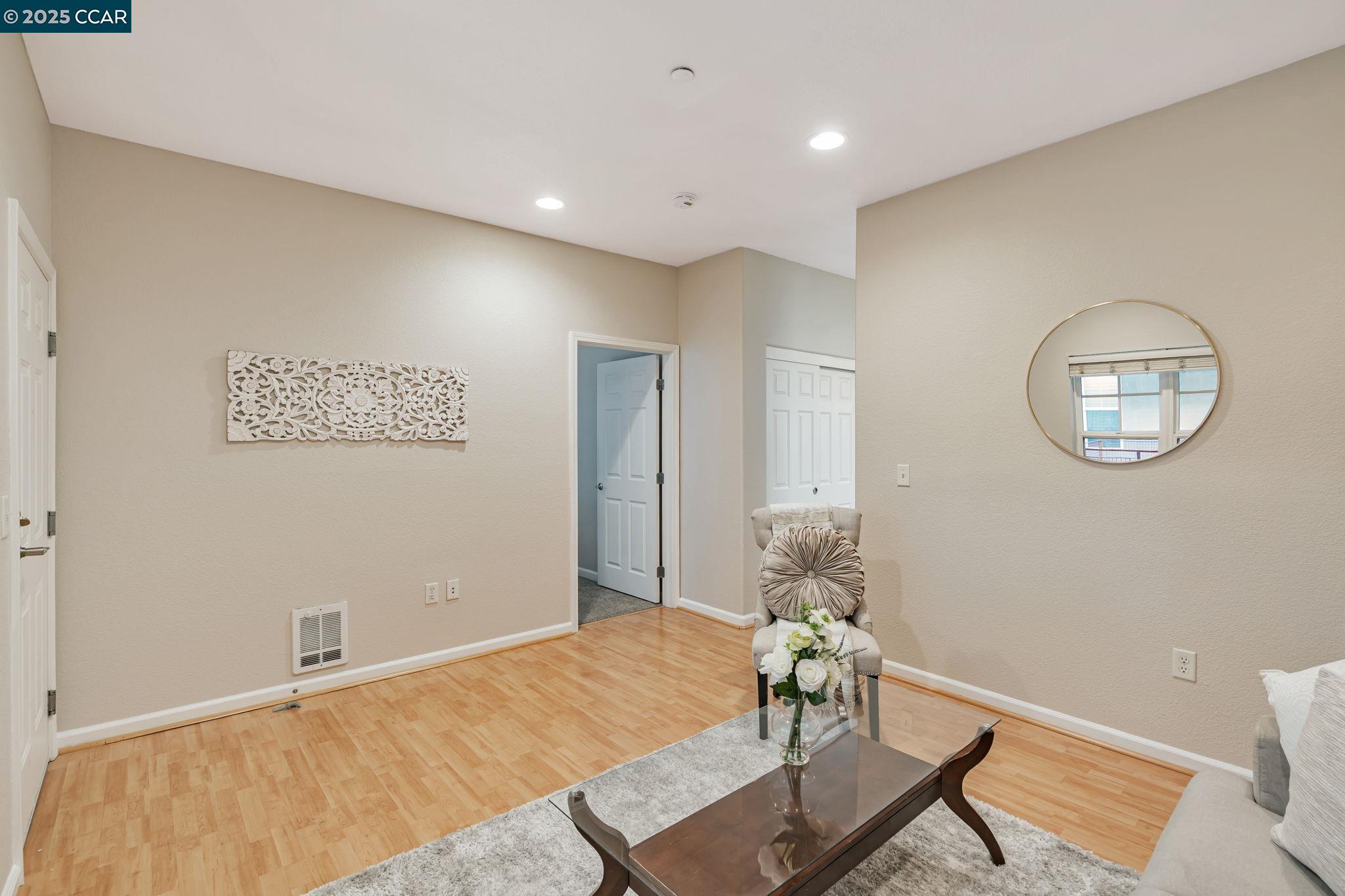 Photo #9: 41104760 Listing: Photo #9