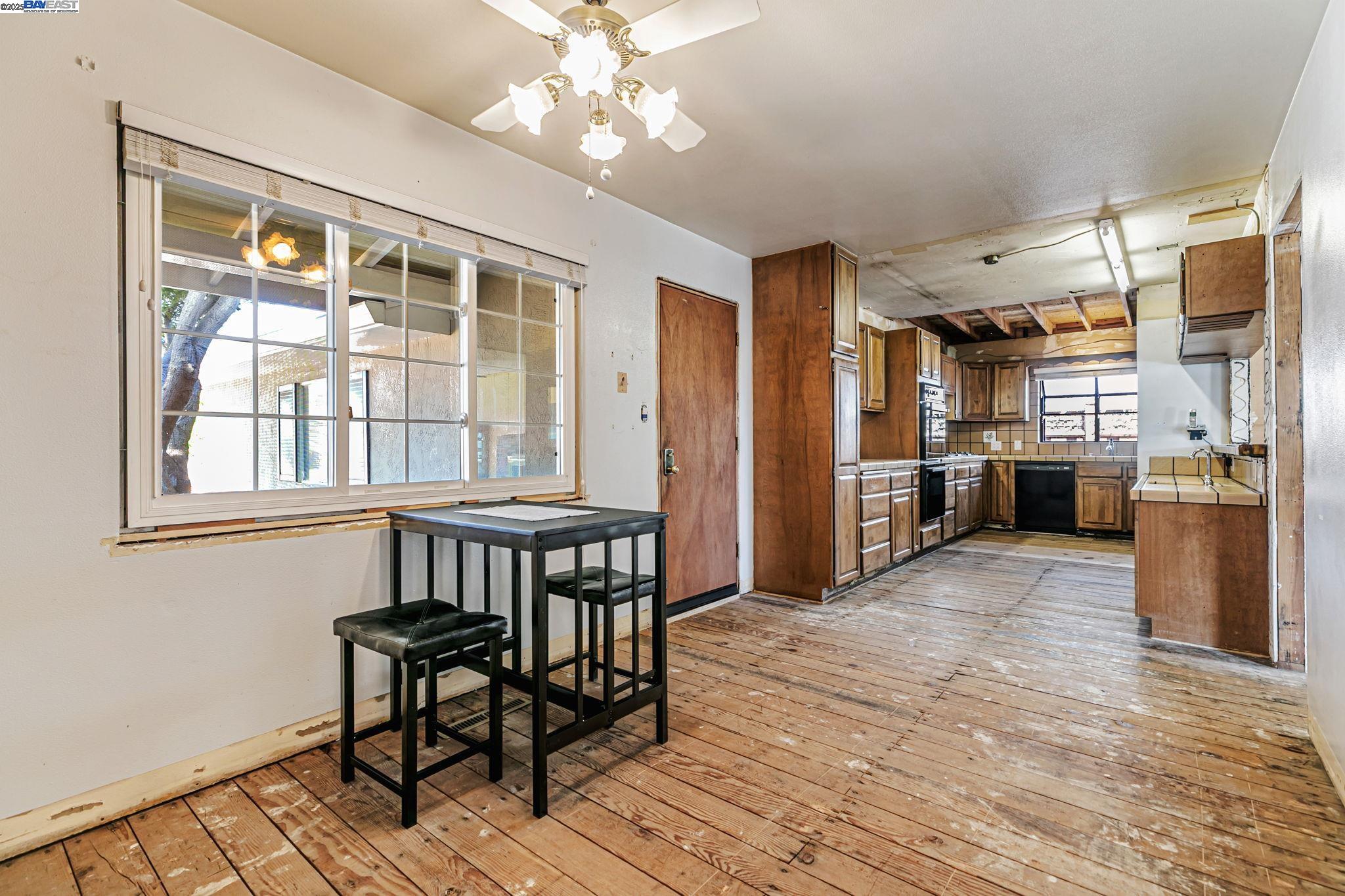 Detail Gallery Image 13 of 29 For 38353 Farwell Dr, Fremont,  CA 94536 - 4 Beds | 2 Baths