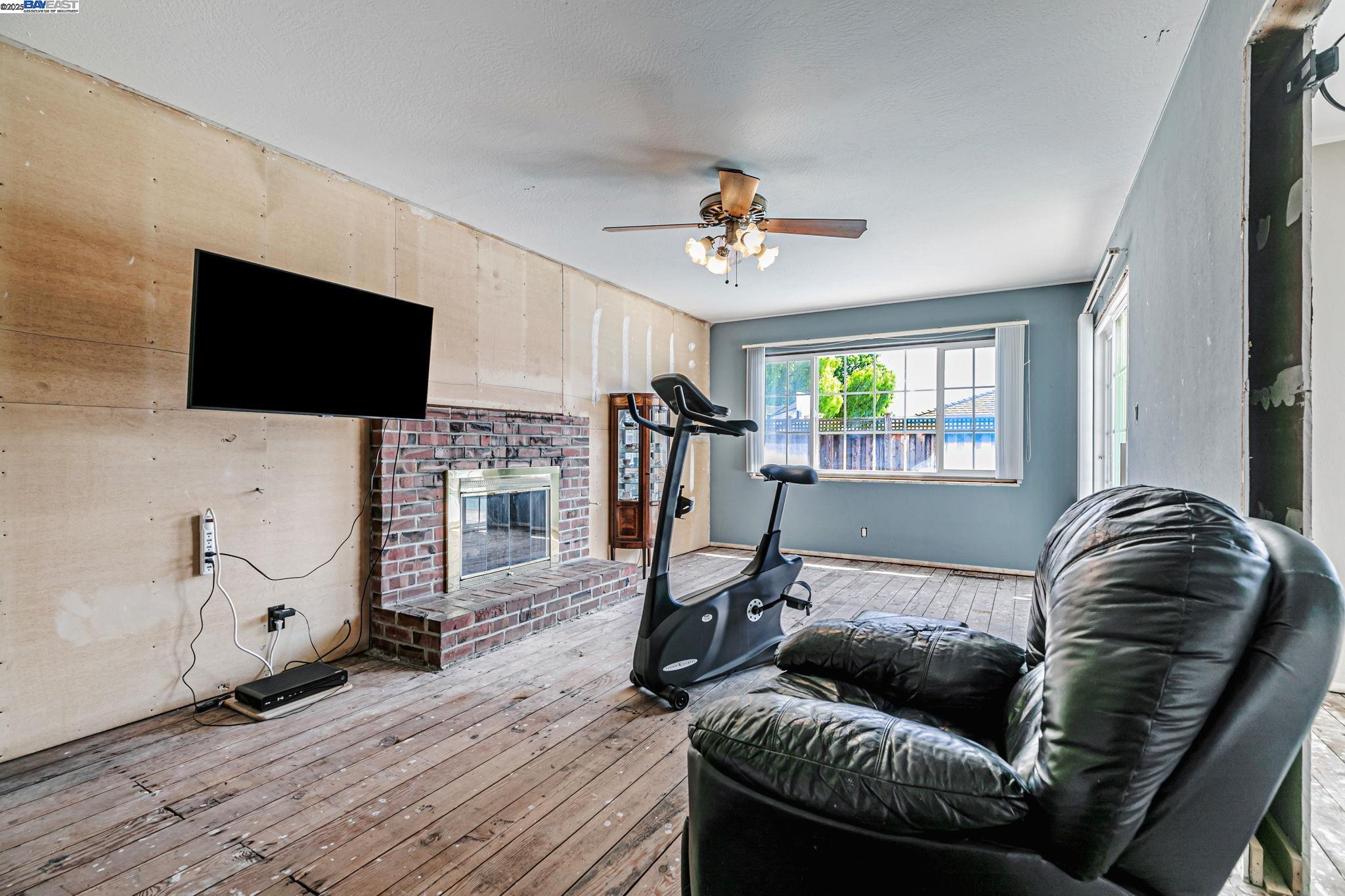 Detail Gallery Image 7 of 29 For 38353 Farwell Dr, Fremont,  CA 94536 - 4 Beds | 2 Baths