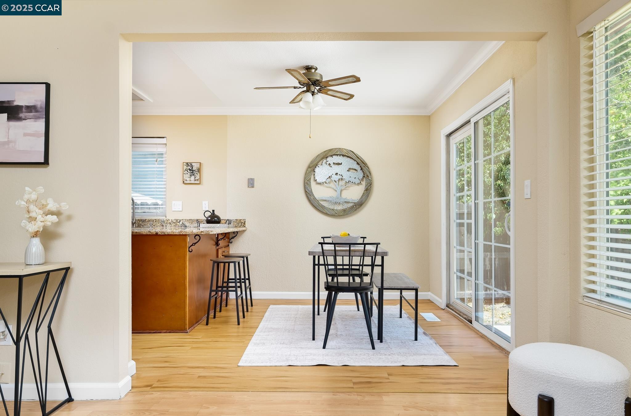 Detail Gallery Image 11 of 29 For 3972 Meadowbrook Cir, Pittsburg,  CA 94565 - 3 Beds | 2 Baths