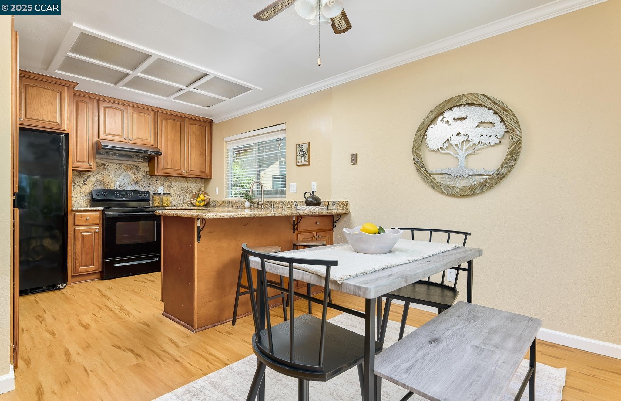 Detail Gallery Image 12 of 29 For 3972 Meadowbrook Cir, Pittsburg,  CA 94565 - 3 Beds | 2 Baths
