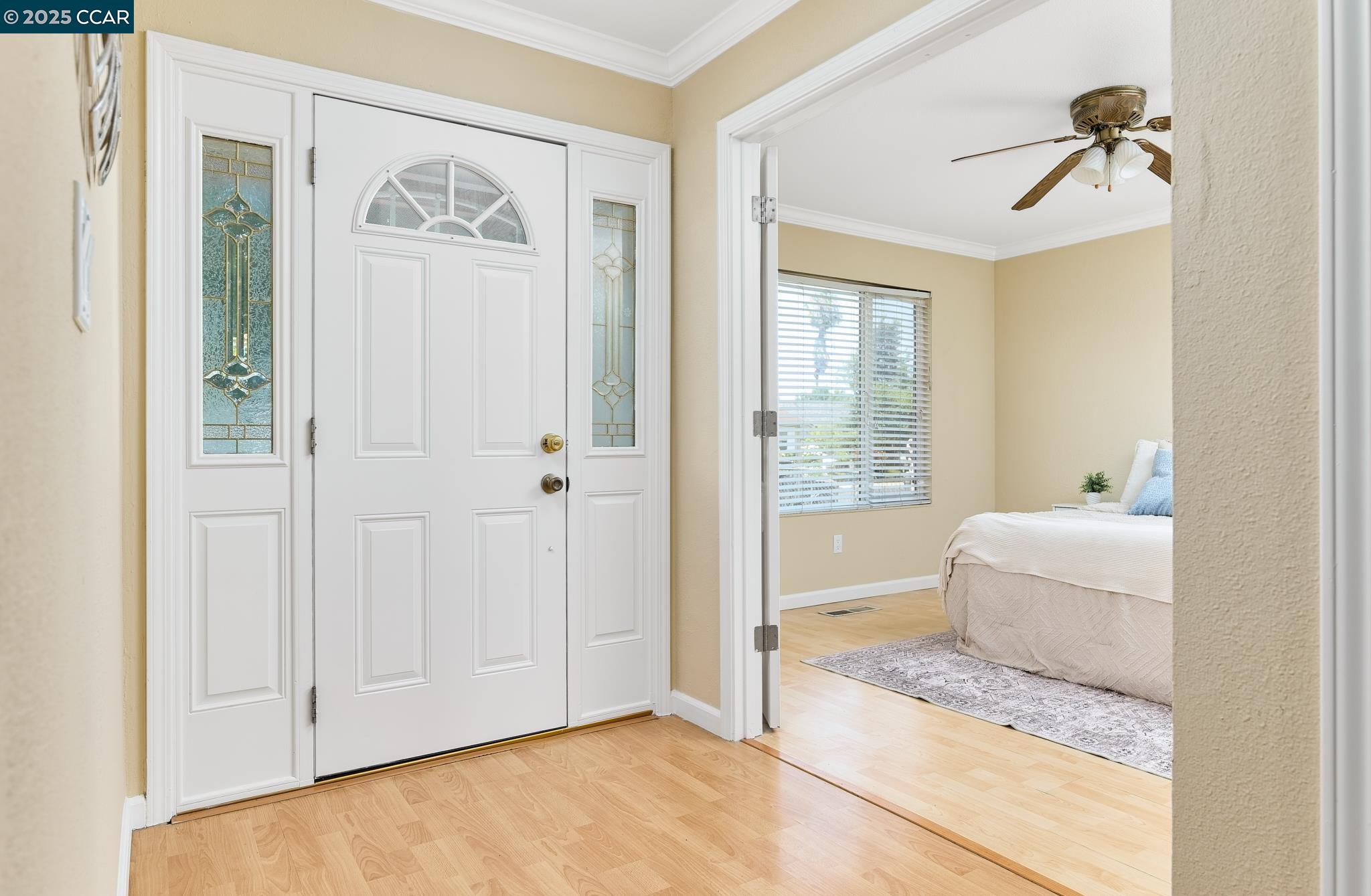 Detail Gallery Image 3 of 29 For 3972 Meadowbrook Cir, Pittsburg,  CA 94565 - 3 Beds | 2 Baths