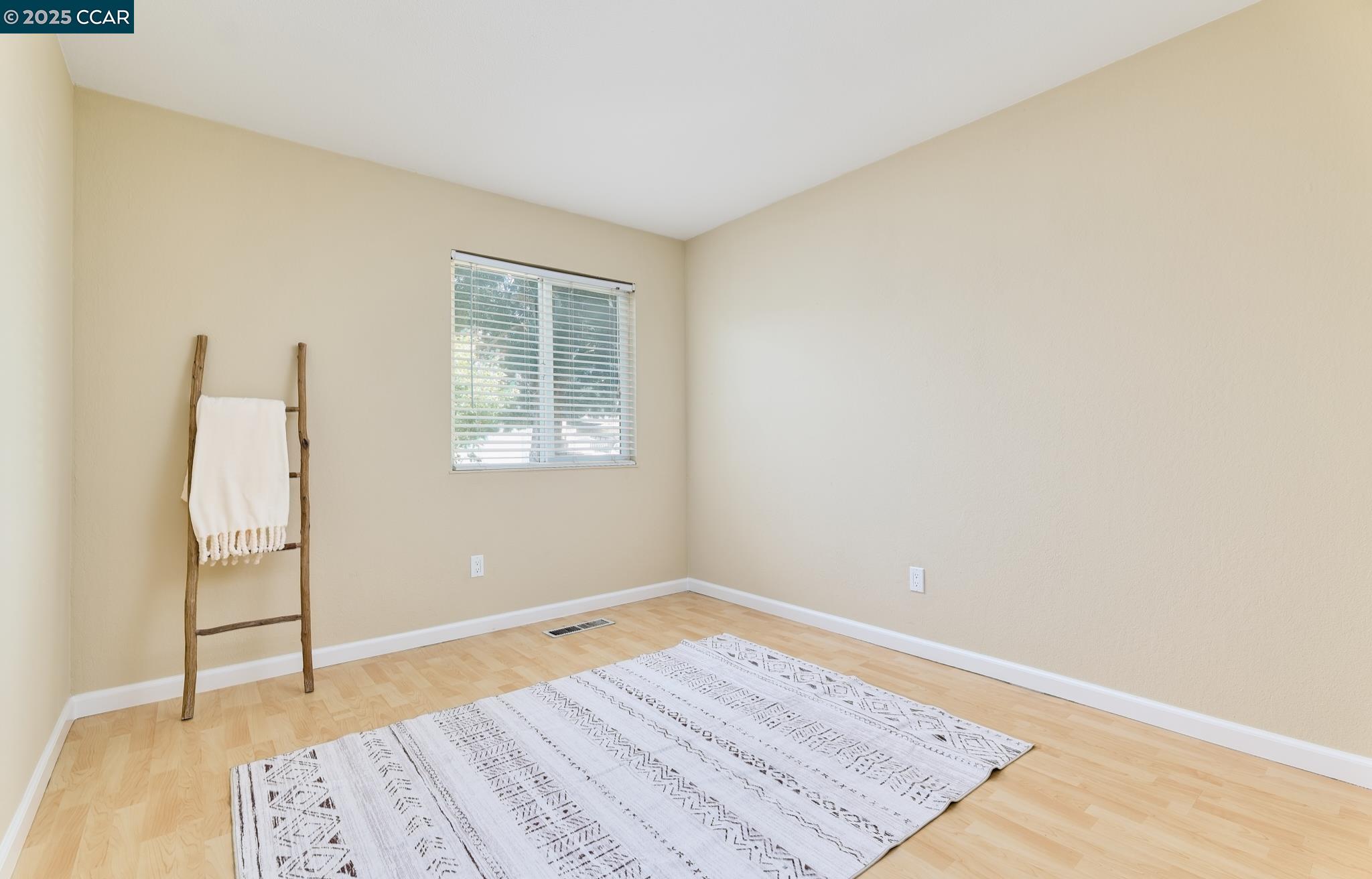 Detail Gallery Image 22 of 29 For 3972 Meadowbrook Cir, Pittsburg,  CA 94565 - 3 Beds | 2 Baths