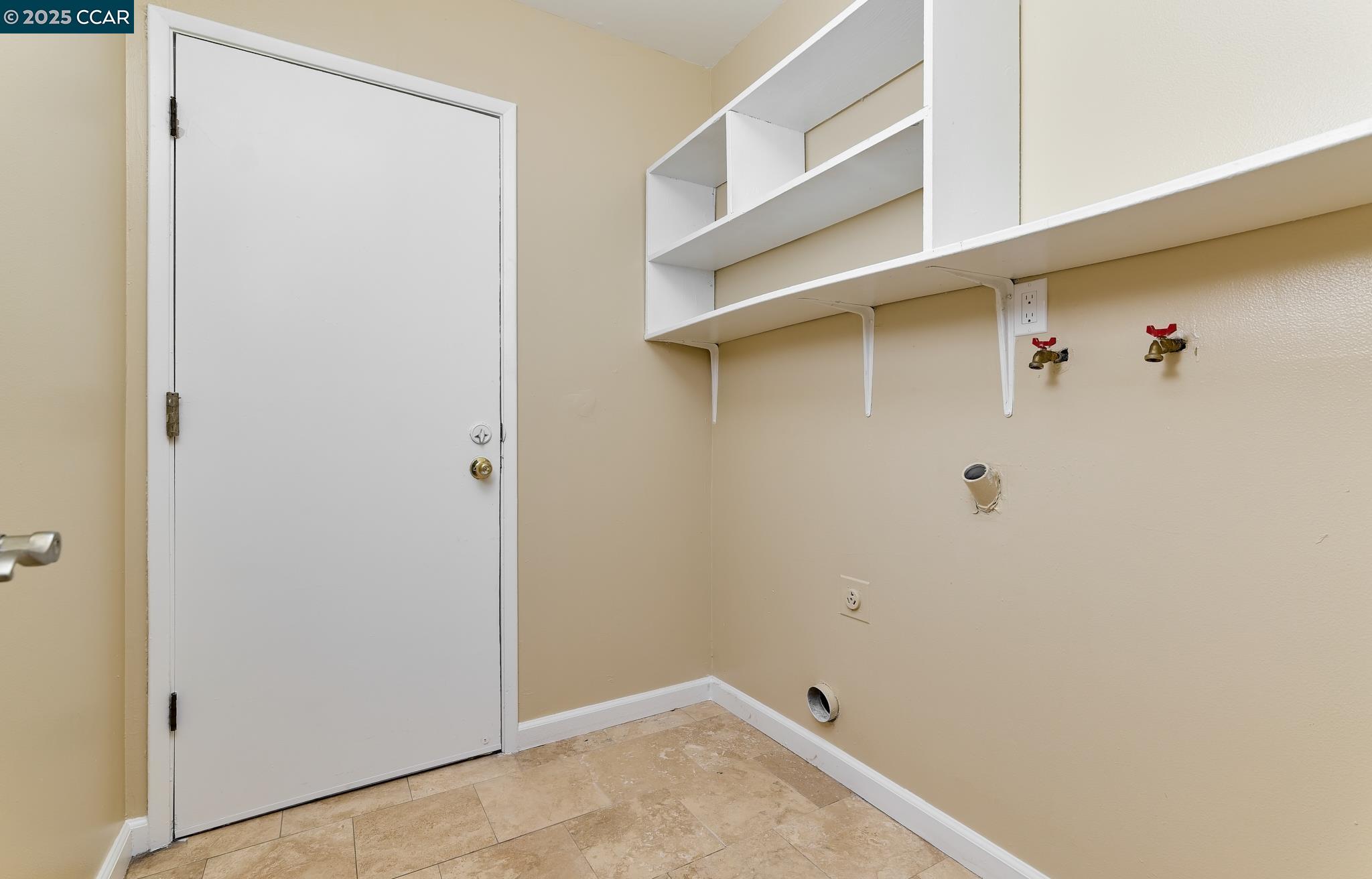Detail Gallery Image 24 of 29 For 3972 Meadowbrook Cir, Pittsburg,  CA 94565 - 3 Beds | 2 Baths