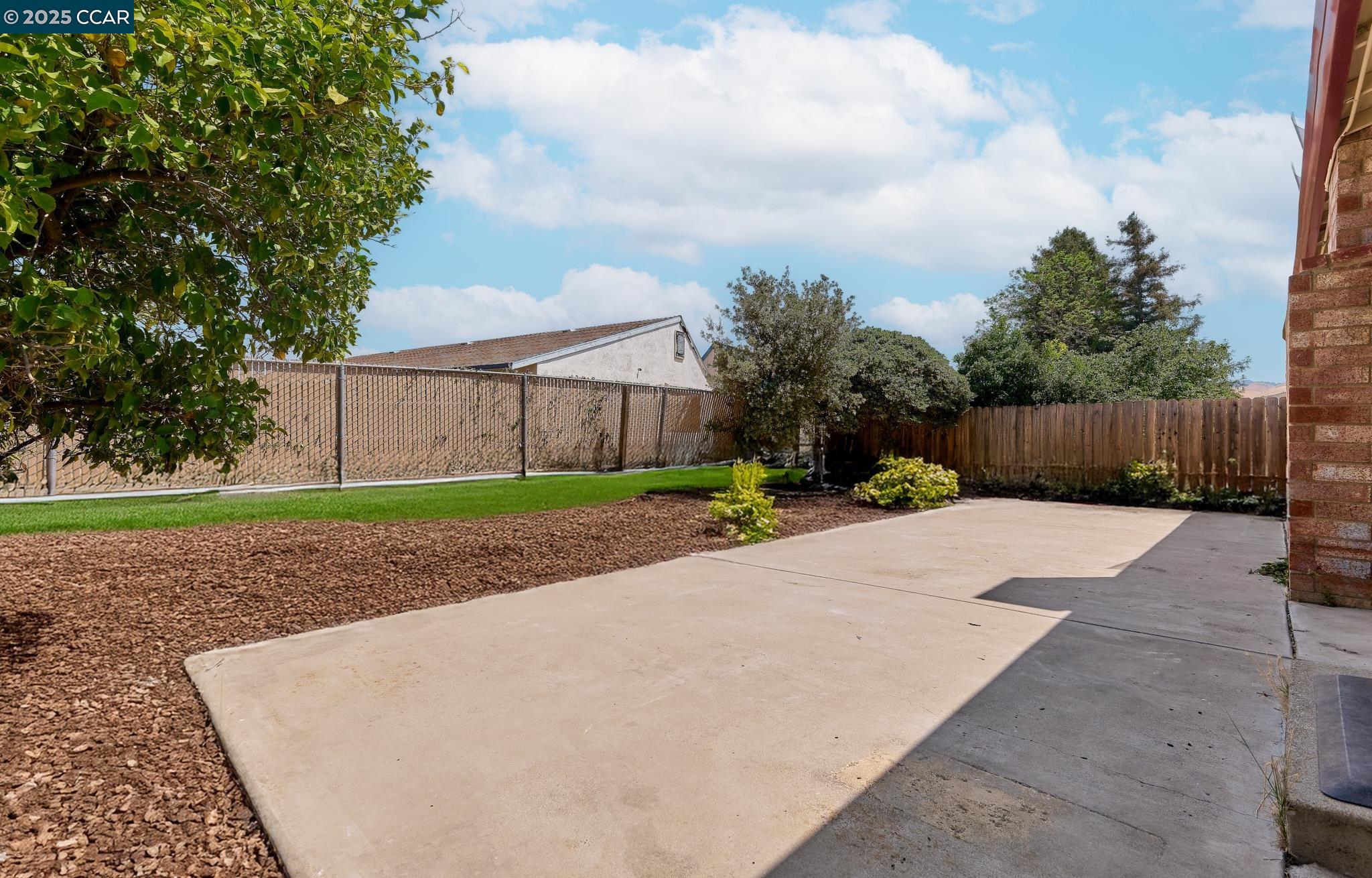 Detail Gallery Image 25 of 29 For 3972 Meadowbrook Cir, Pittsburg,  CA 94565 - 3 Beds | 2 Baths