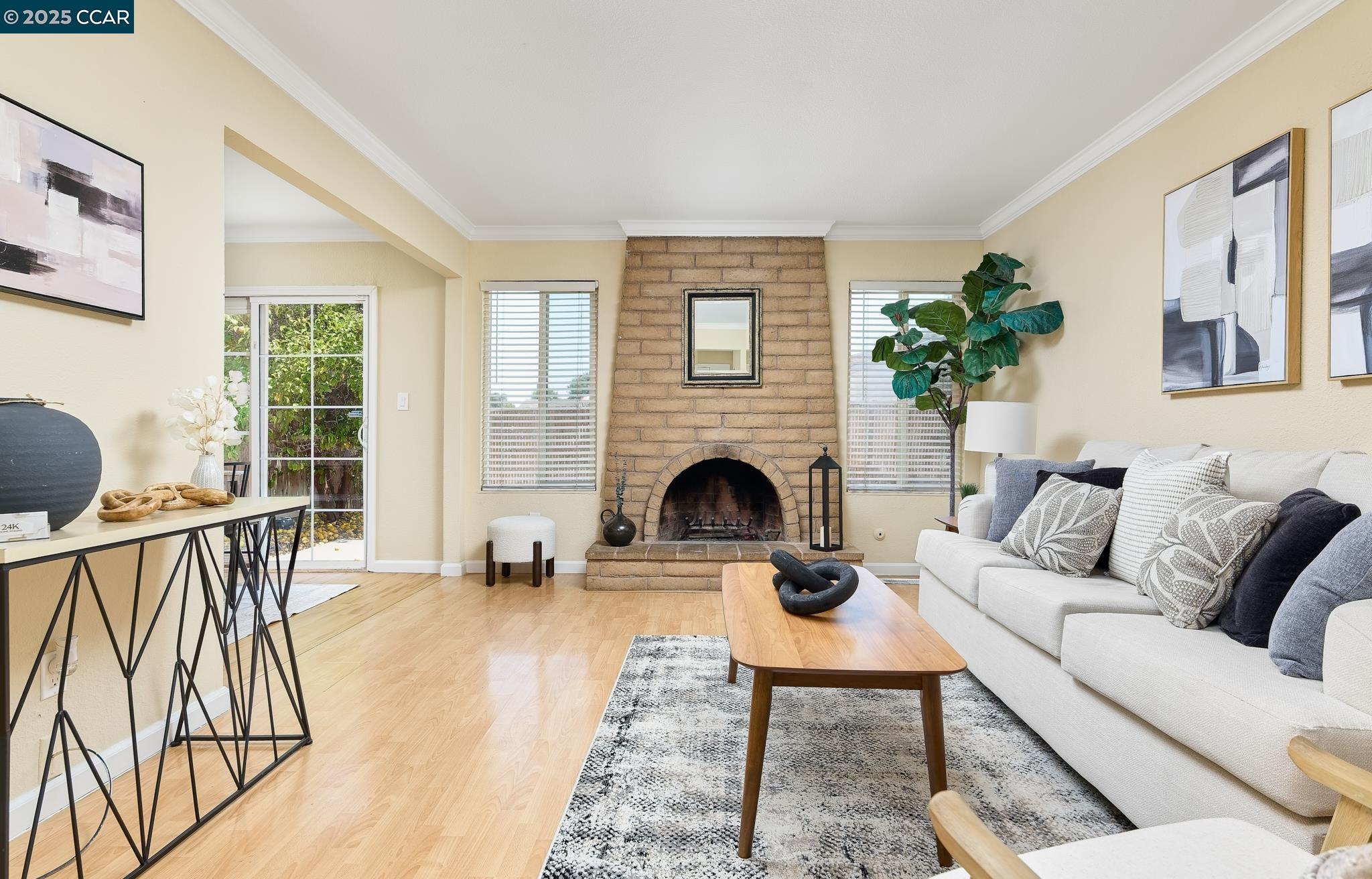 Detail Gallery Image 8 of 29 For 3972 Meadowbrook Cir, Pittsburg,  CA 94565 - 3 Beds | 2 Baths