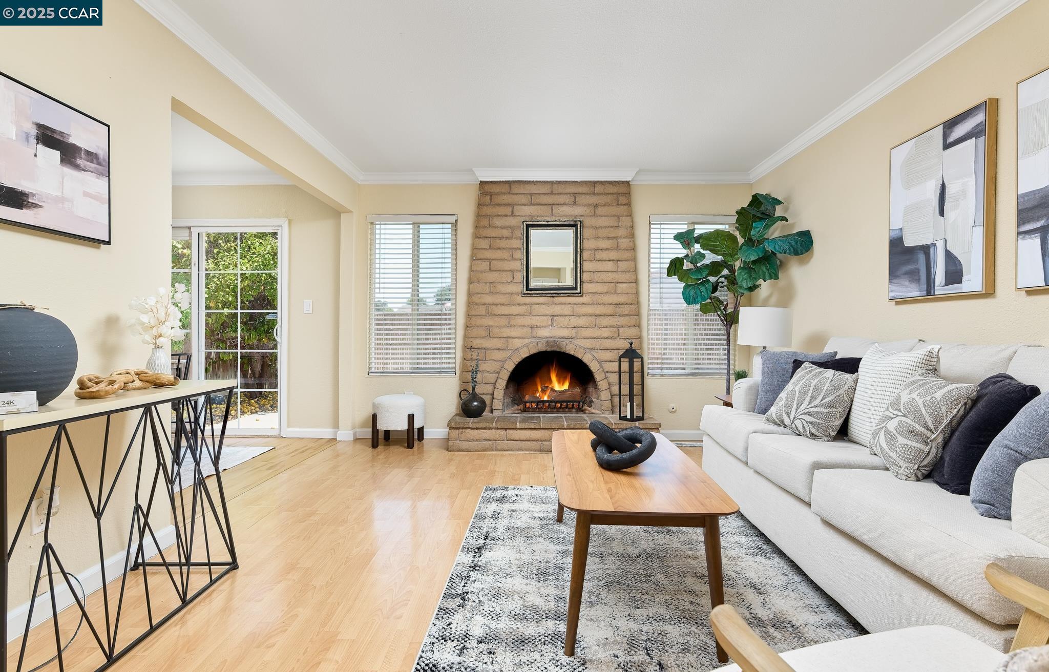 Detail Gallery Image 9 of 29 For 3972 Meadowbrook Cir, Pittsburg,  CA 94565 - 3 Beds | 2 Baths