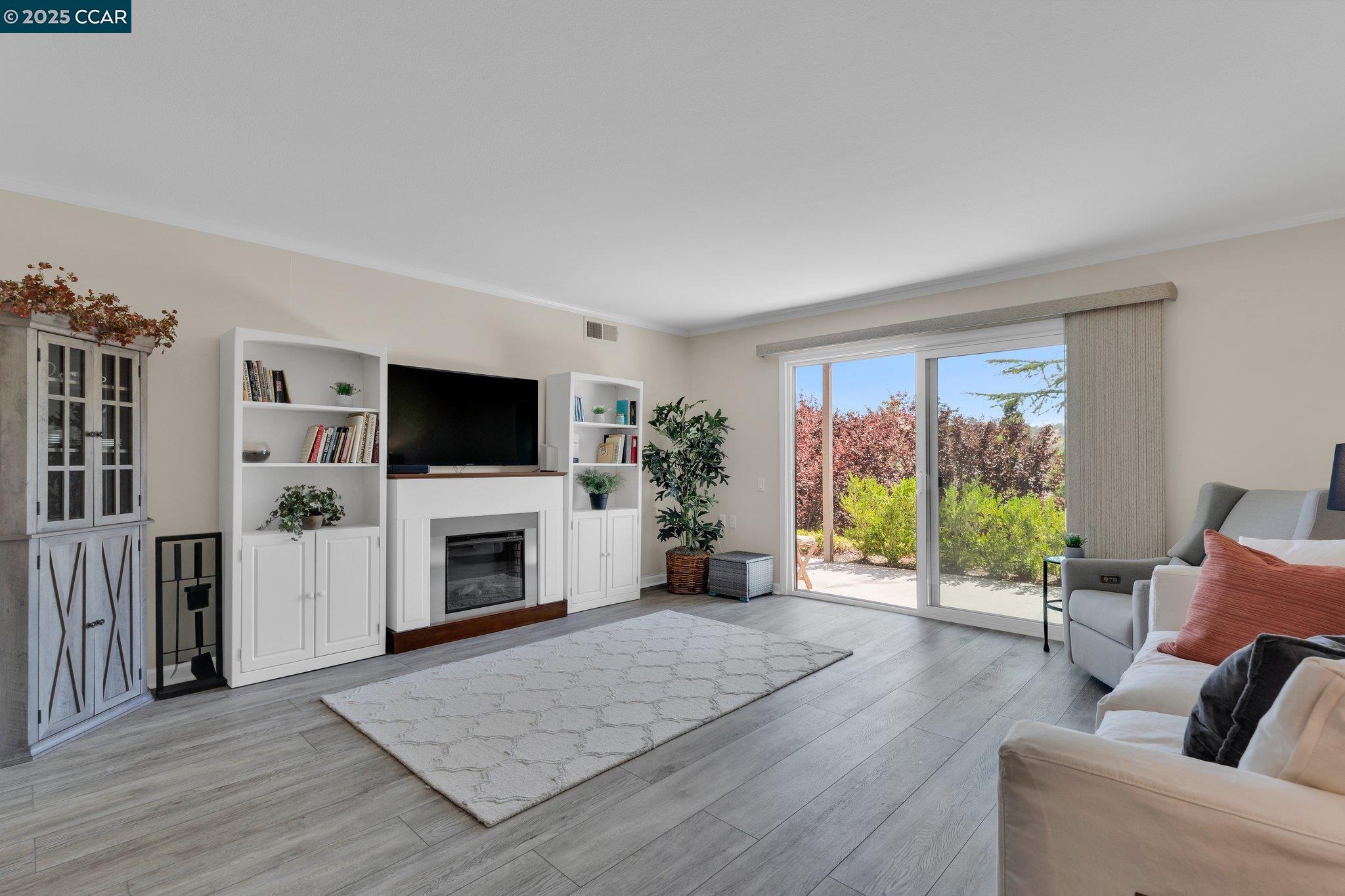 Photo #2: 41104765 Listing 