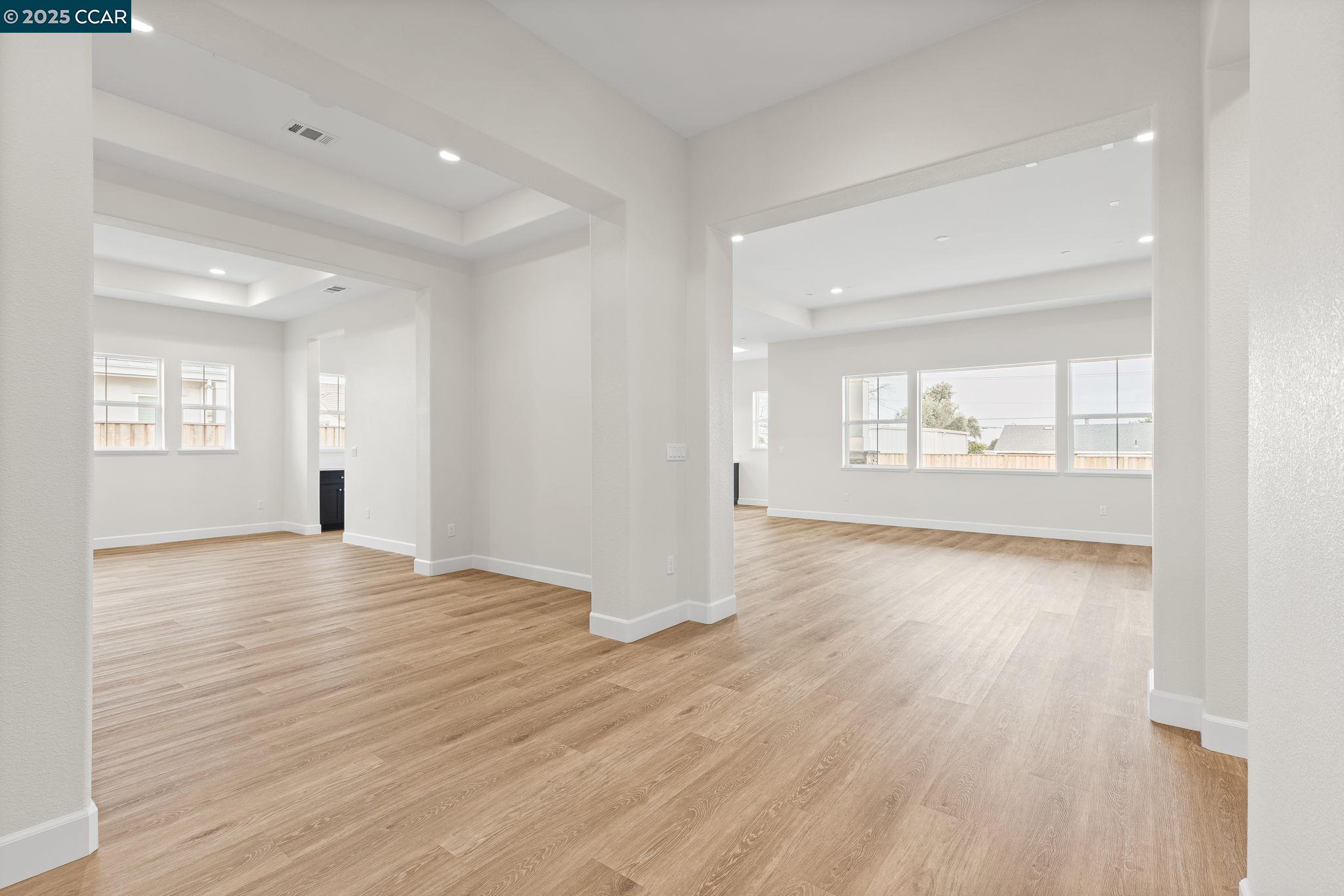 Detail Gallery Image 18 of 35 For 2955 Almondwood Place, Oakley,  CA 94561 - 4 Beds | 3/1 Baths