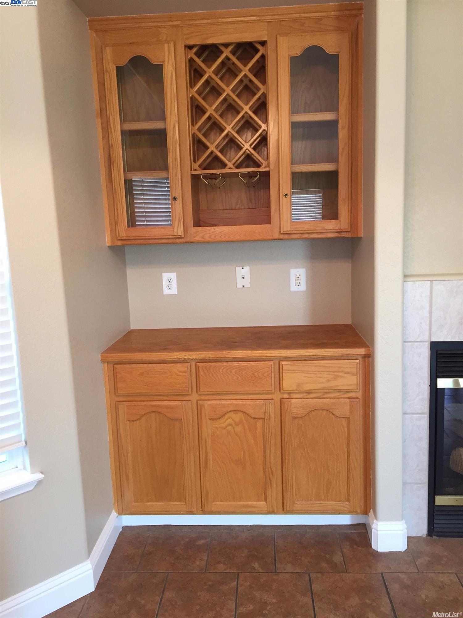 Detail Gallery Image 4 of 14 For 675 W Alameda St, Manteca,  CA 95336 - 4 Beds | 2 Baths