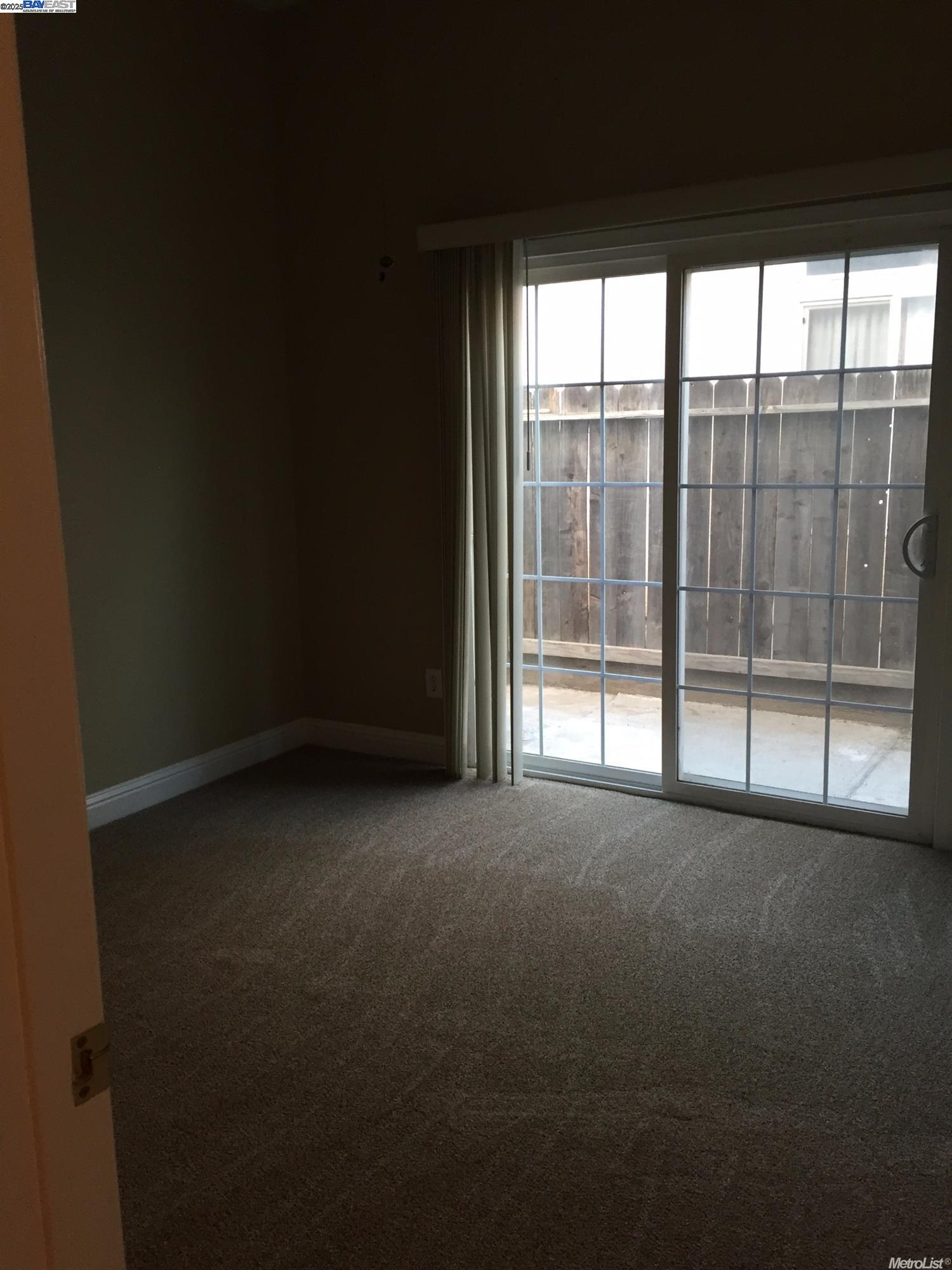 Detail Gallery Image 10 of 14 For 675 W Alameda St, Manteca,  CA 95336 - 4 Beds | 2 Baths
