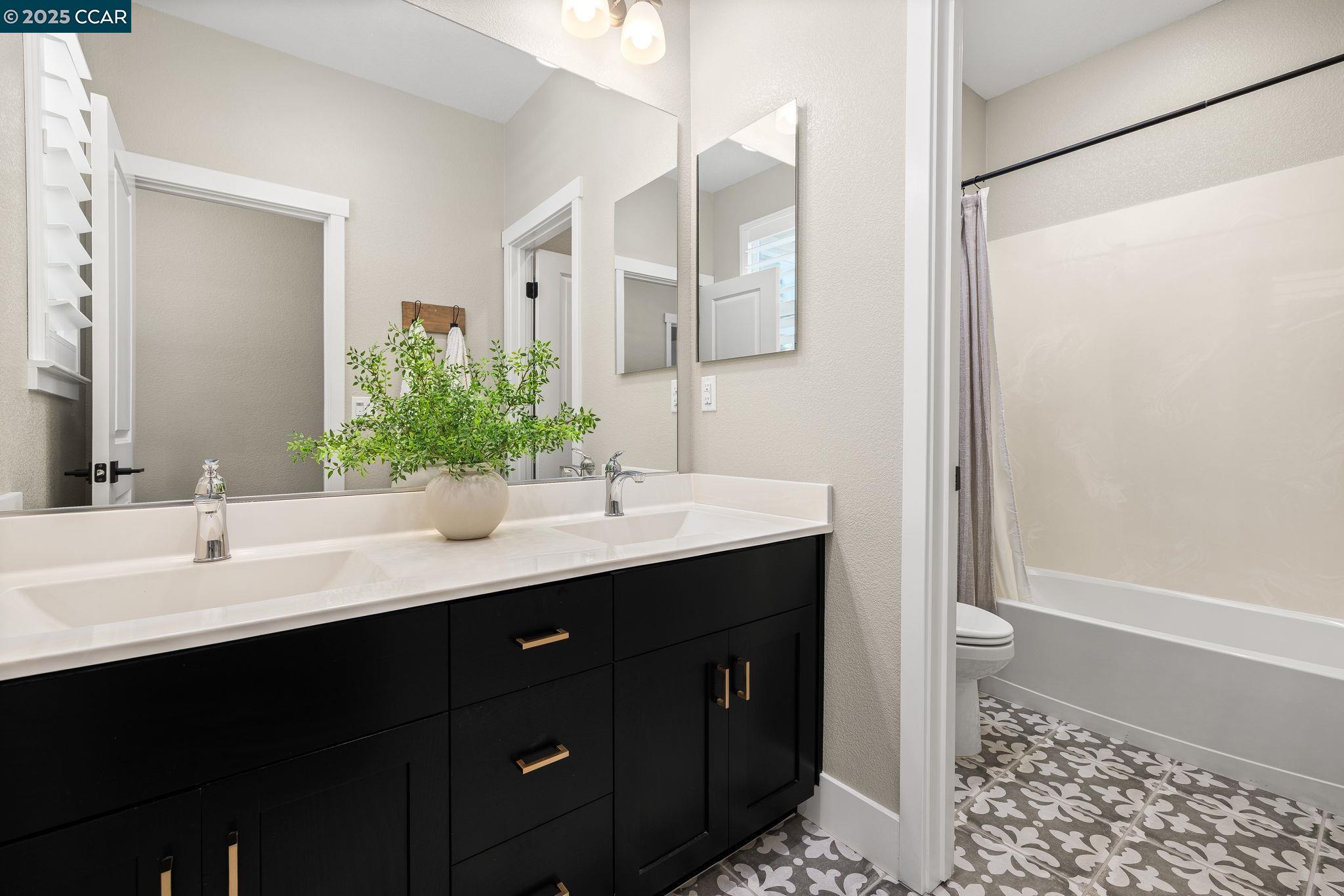 Detail Gallery Image 14 of 27 For 9521 Pescadero Cir, Discovery Bay,  CA 94505 - 3 Beds | 2/1 Baths