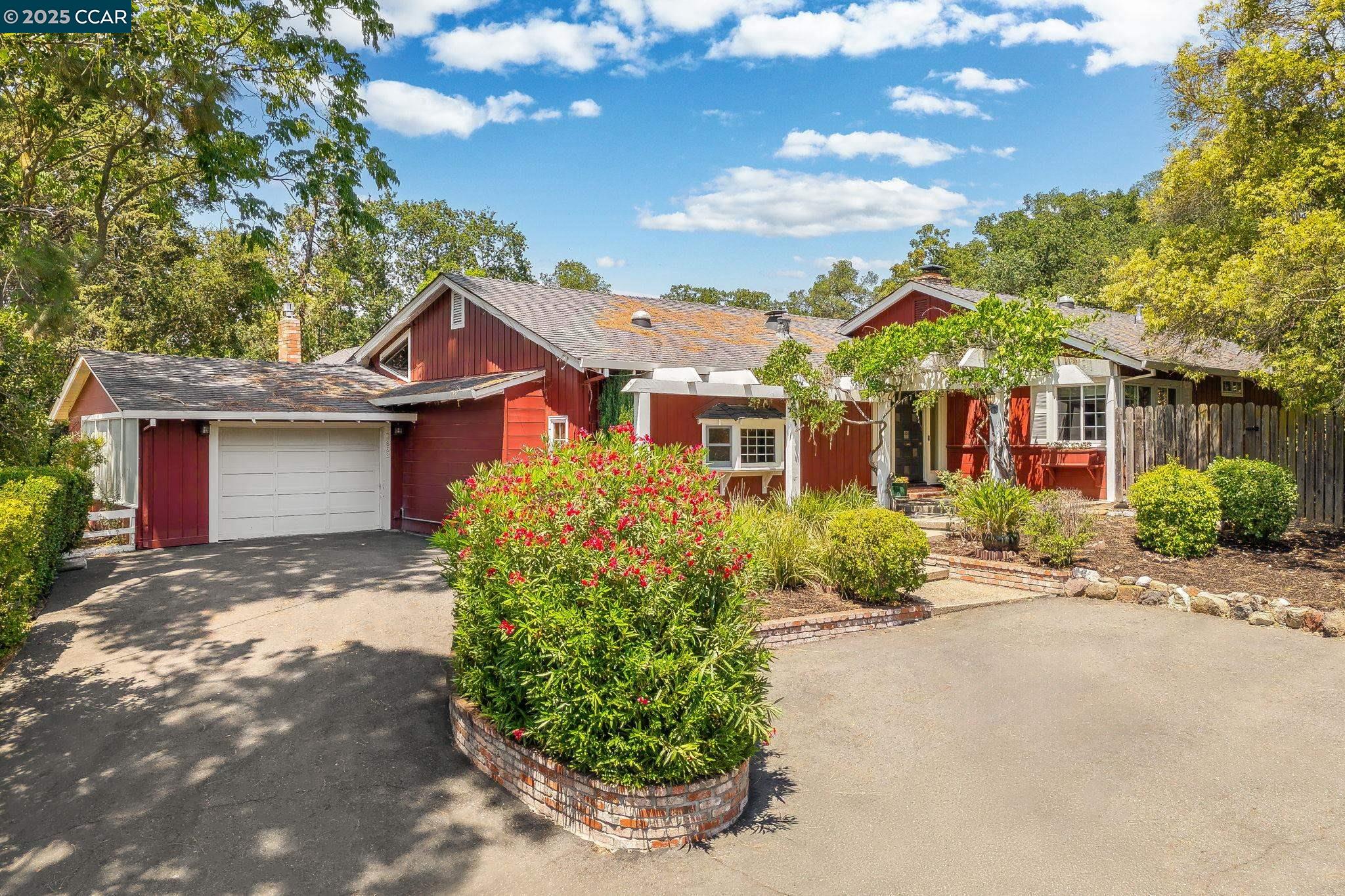 Detail Gallery Image 1 of 1 For 1968 Meadow Rd, Walnut Creek,  CA 94595 - 4 Beds | 3 Baths