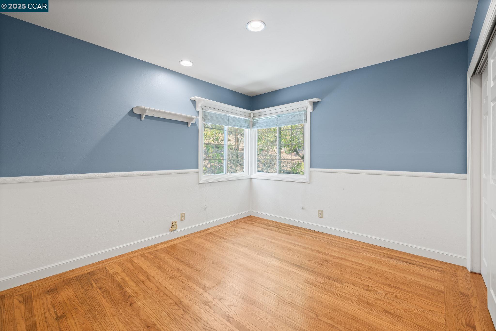 Detail Gallery Image 17 of 26 For 1968 Meadow Rd, Walnut Creek,  CA 94595 - 4 Beds | 3 Baths