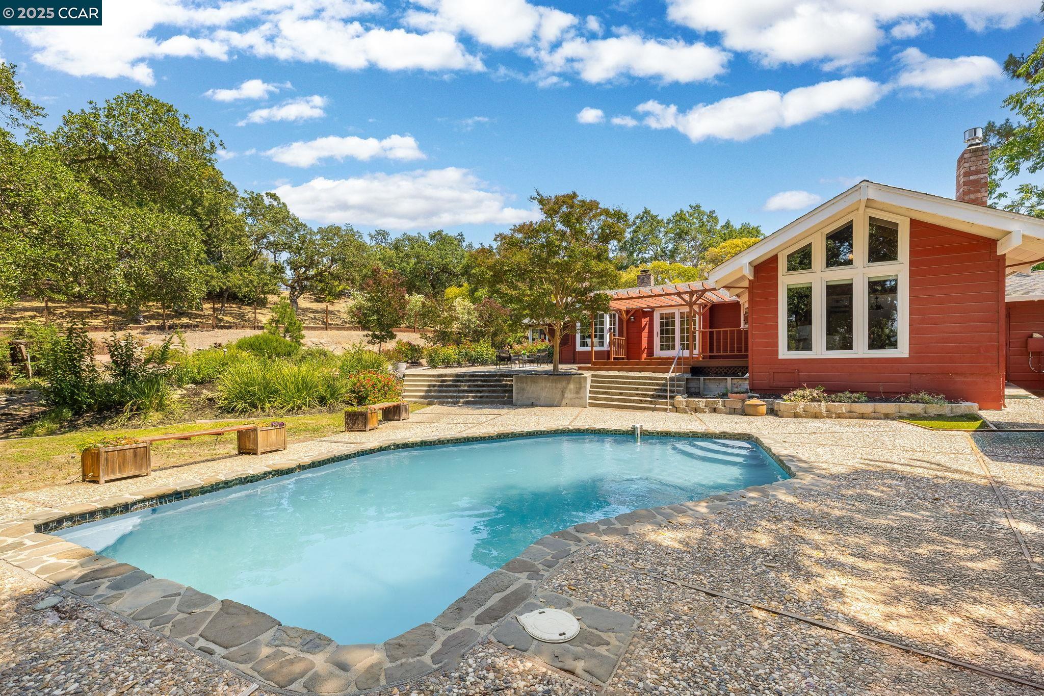 Detail Gallery Image 21 of 26 For 1968 Meadow Rd, Walnut Creek,  CA 94595 - 4 Beds | 3 Baths