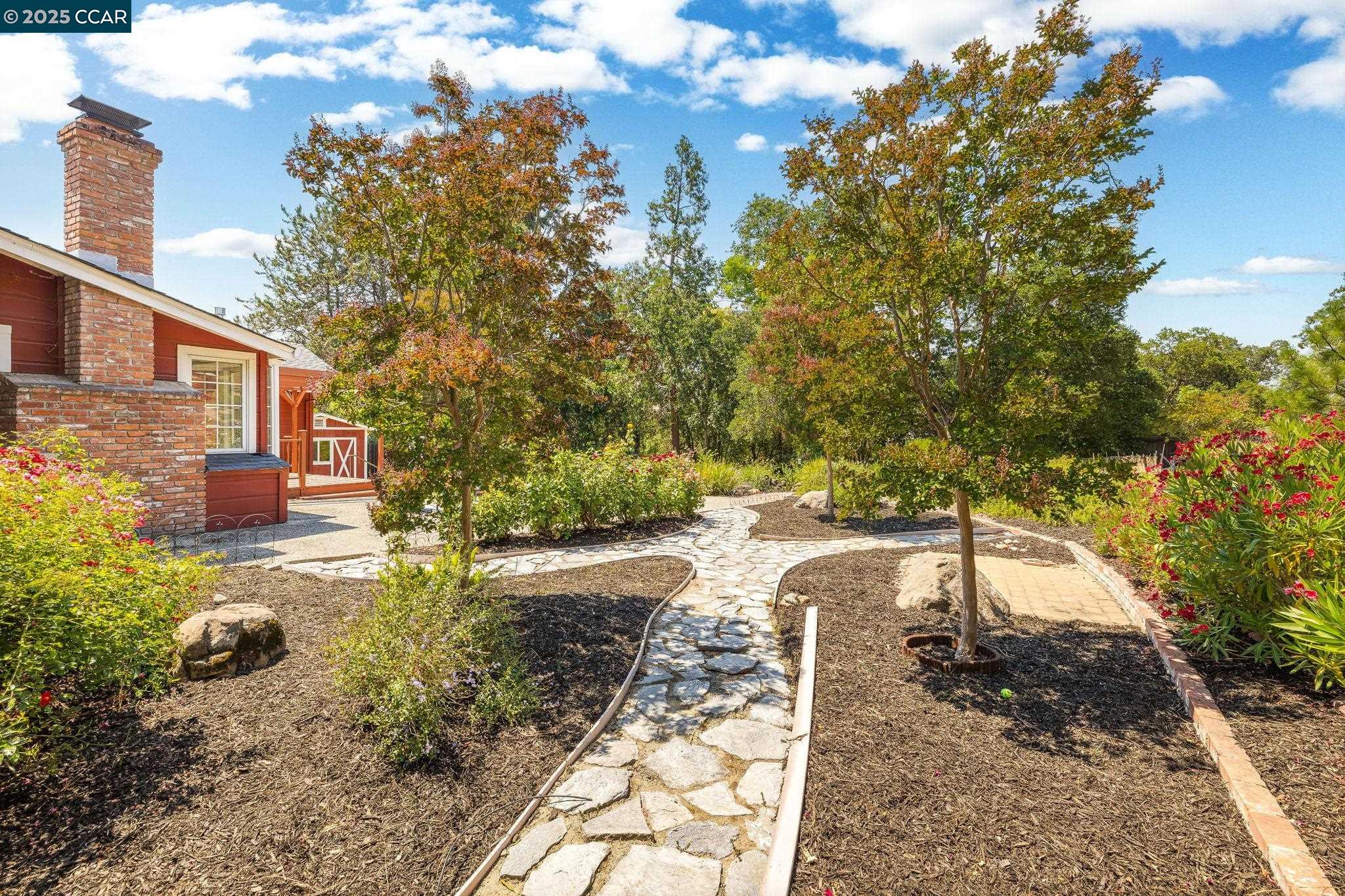Detail Gallery Image 23 of 26 For 1968 Meadow Rd, Walnut Creek,  CA 94595 - 4 Beds | 3 Baths