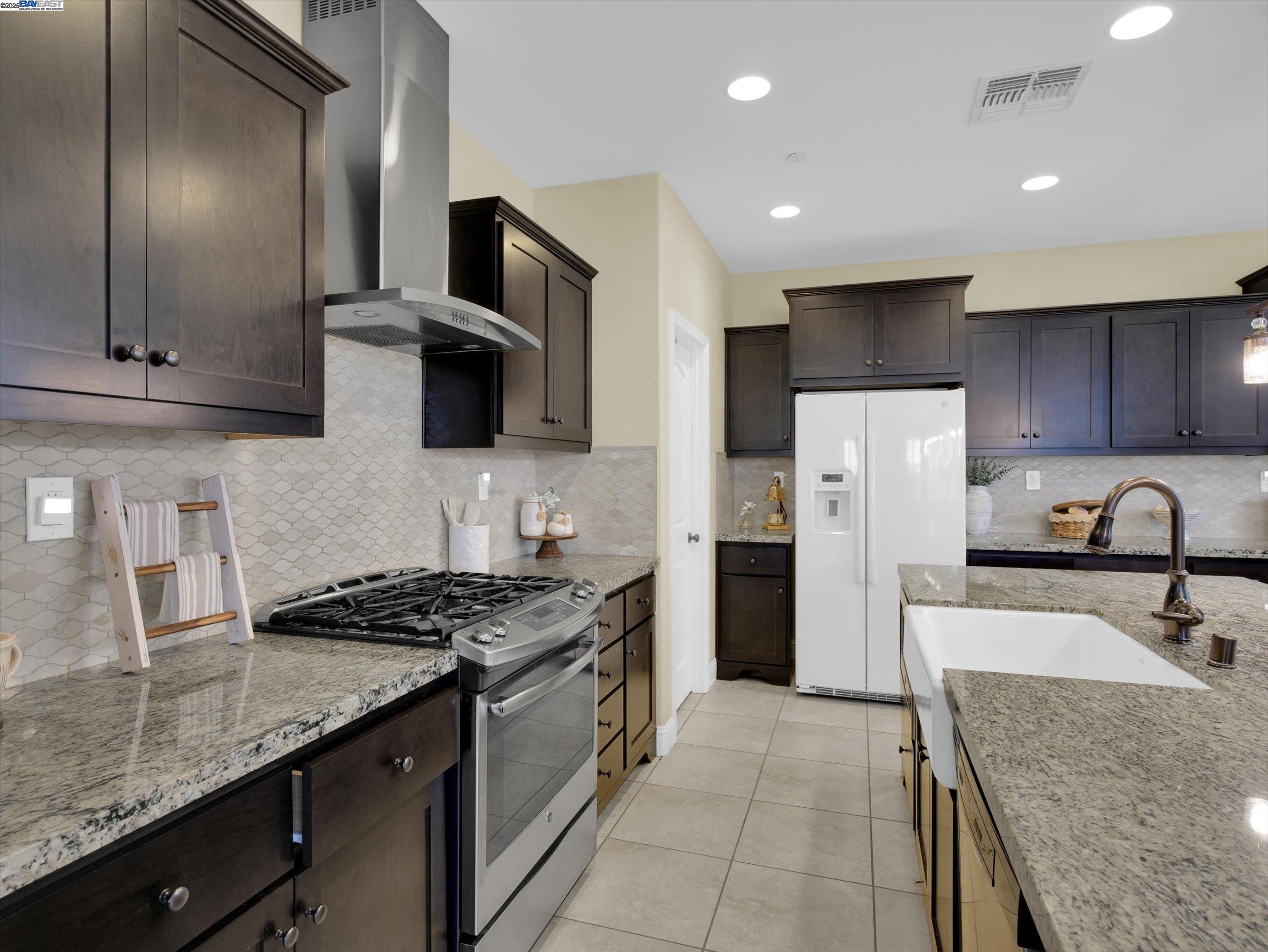 Detail Gallery Image 18 of 58 For 582 Pasture Ave, Lathrop,  CA 95330 - 4 Beds | 3 Baths