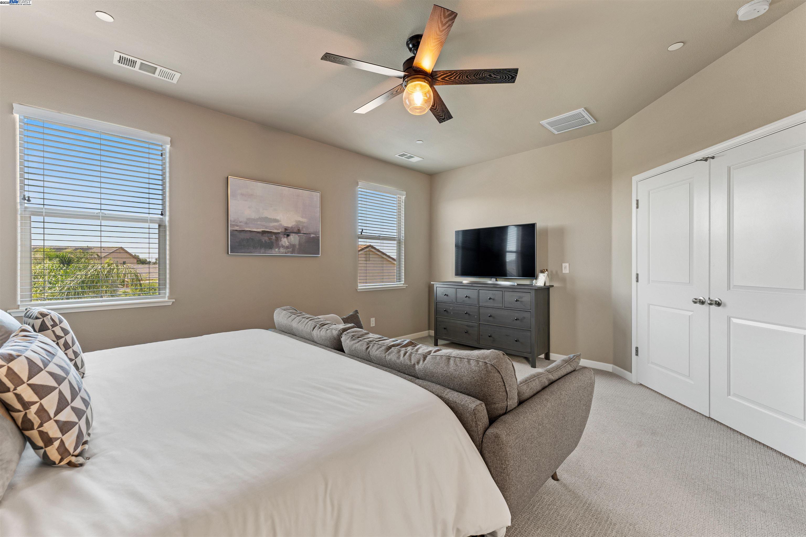 Detail Gallery Image 17 of 47 For 3008 Jaffrey St, Roseville,  CA 95747 - 5 Beds | 4/1 Baths