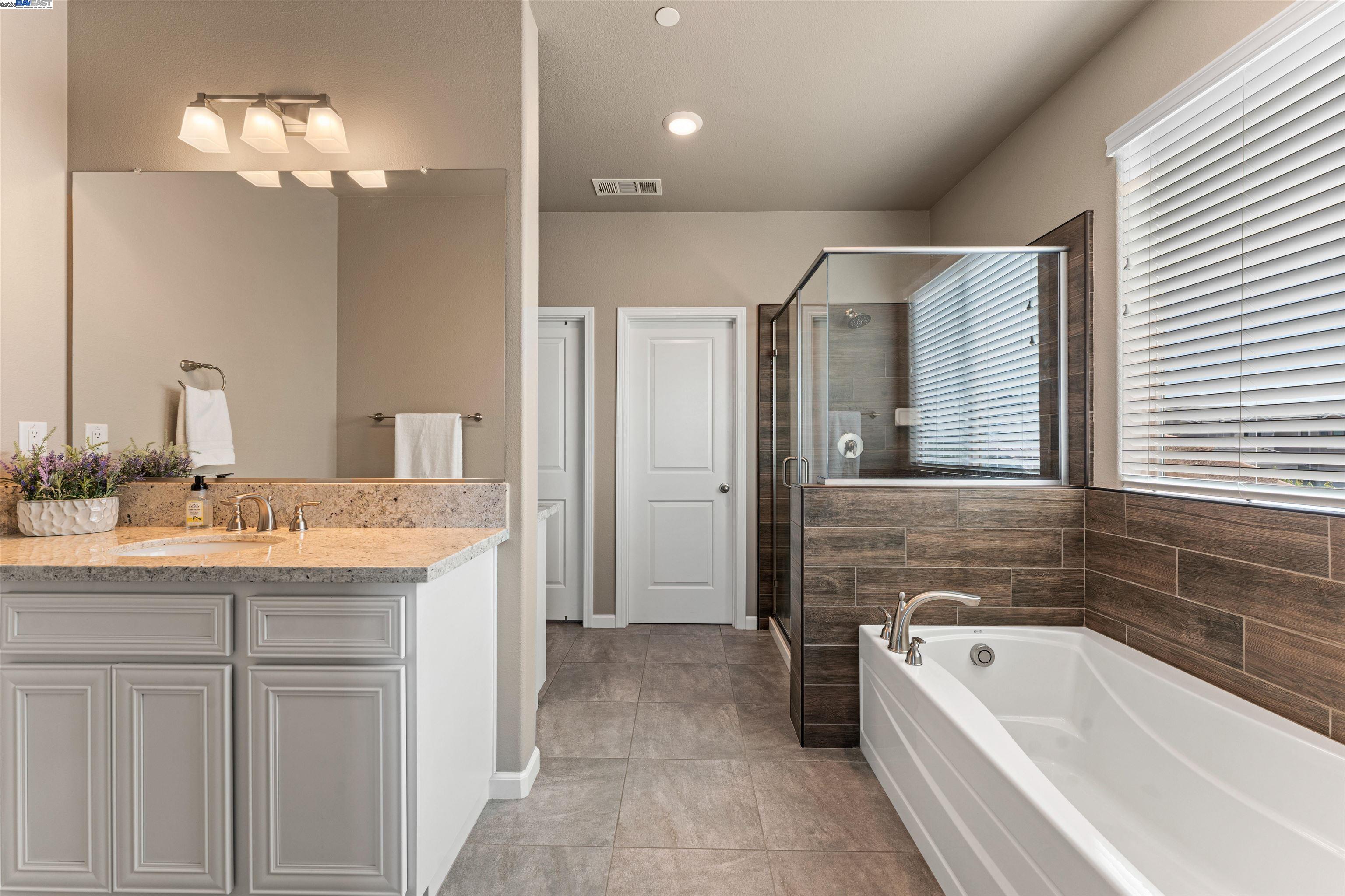 Detail Gallery Image 18 of 47 For 3008 Jaffrey St, Roseville,  CA 95747 - 5 Beds | 4/1 Baths