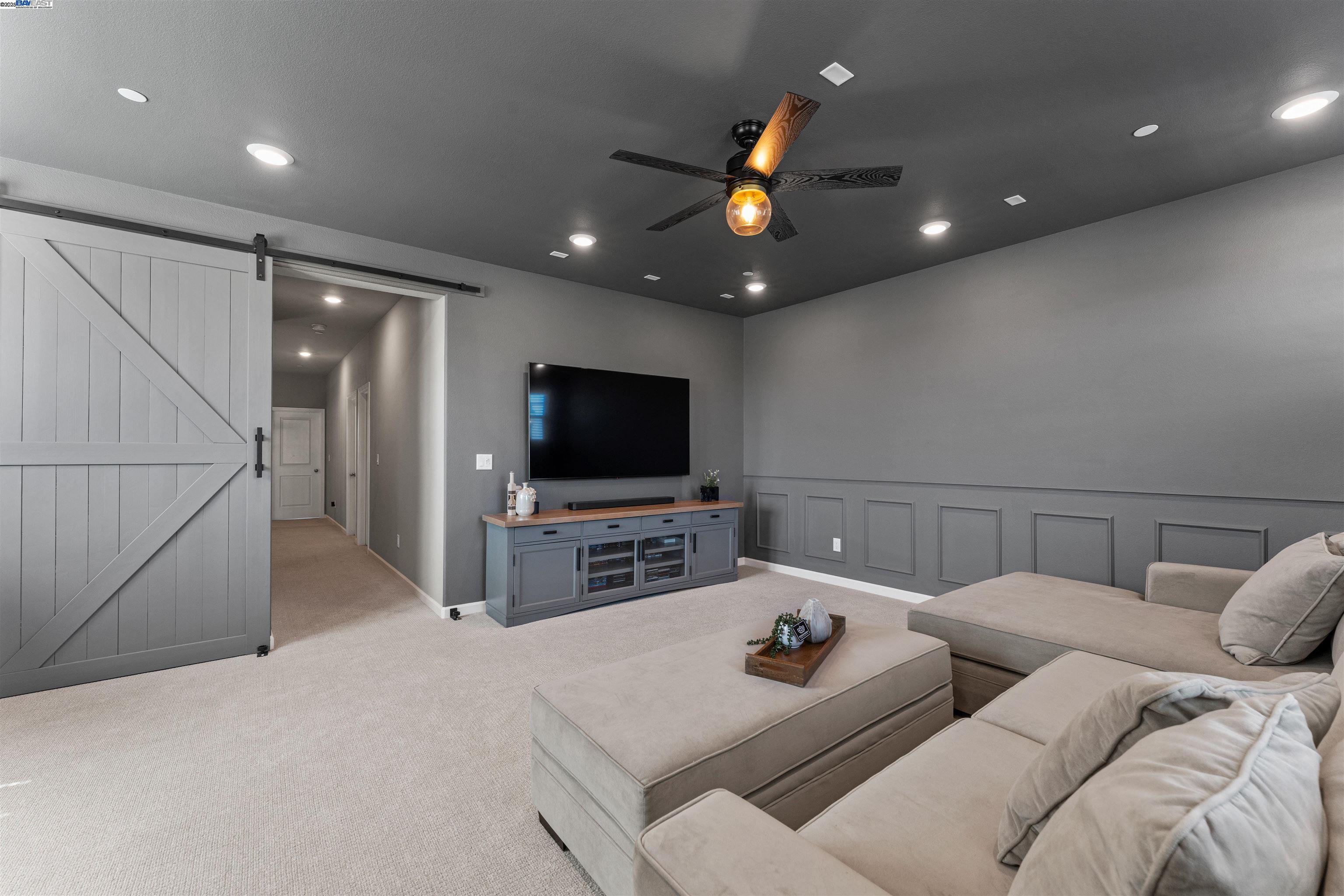 Detail Gallery Image 23 of 47 For 3008 Jaffrey St, Roseville,  CA 95747 - 5 Beds | 4/1 Baths