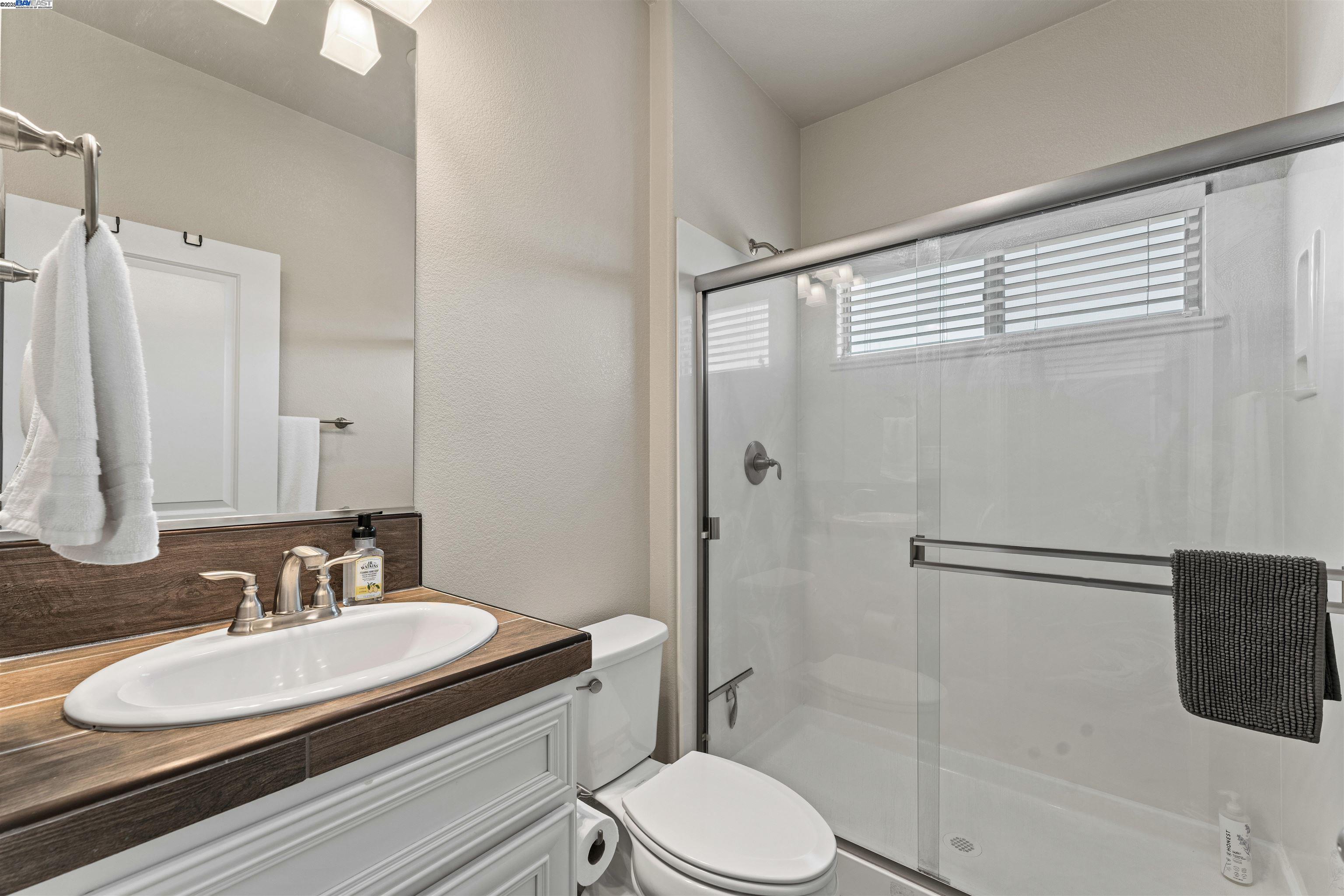 Detail Gallery Image 33 of 47 For 3008 Jaffrey St, Roseville,  CA 95747 - 5 Beds | 4/1 Baths