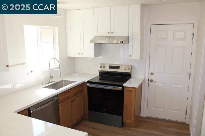 Detail Gallery Image 5 of 30 For 2443 Stokes Ave, Pinole,  CA 94564 - 3 Beds | 2 Baths