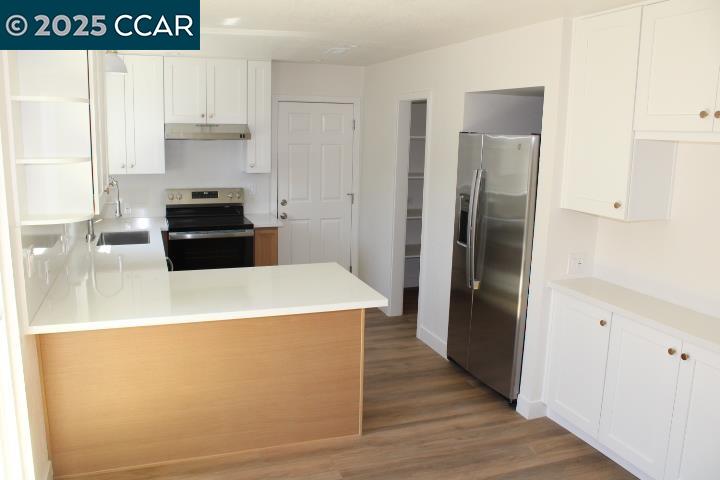 Detail Gallery Image 7 of 30 For 2443 Stokes Ave, Pinole,  CA 94564 - 3 Beds | 2 Baths