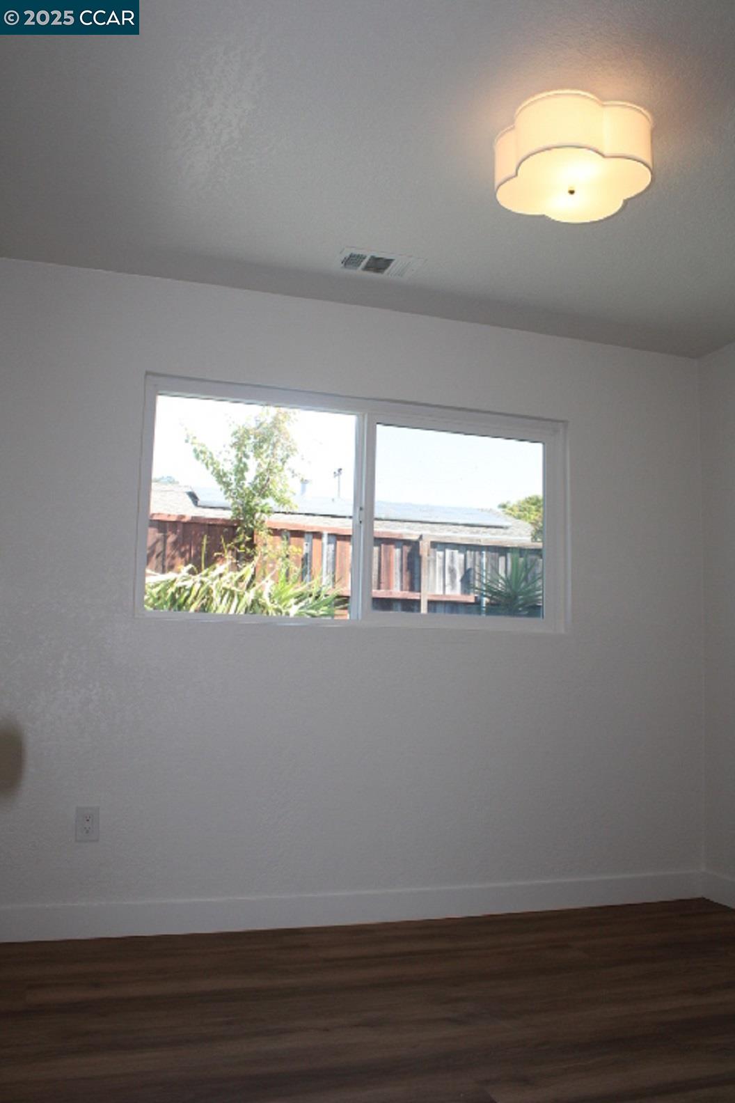 Detail Gallery Image 9 of 30 For 2443 Stokes Ave, Pinole,  CA 94564 - 3 Beds | 2 Baths