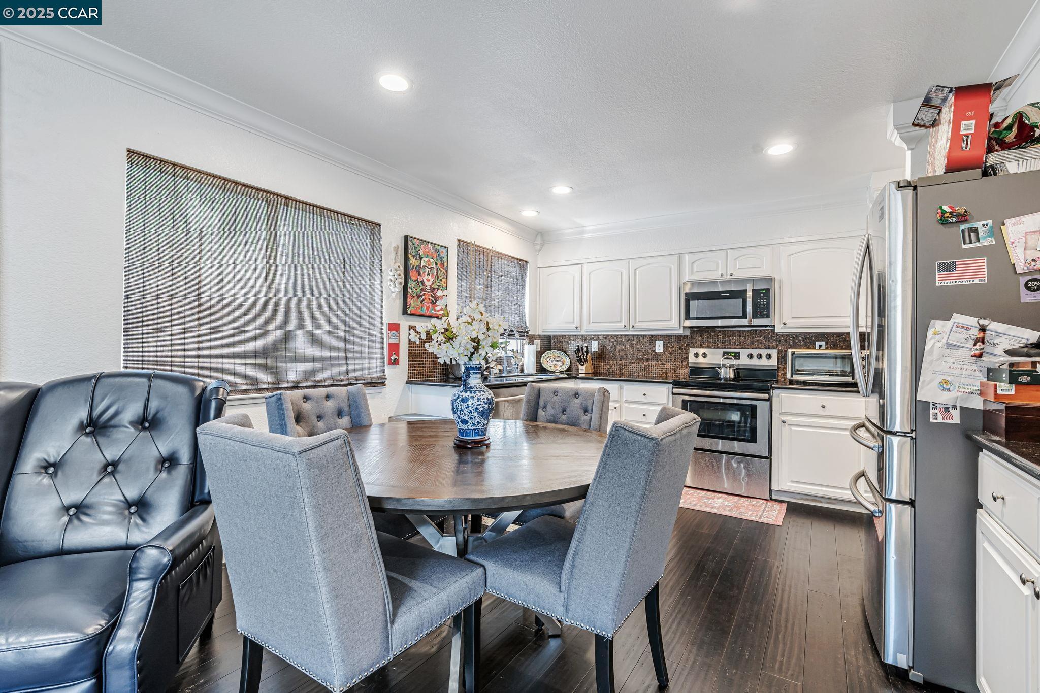 Detail Gallery Image 14 of 40 For 5103 Pioneer Way, Antioch,  CA 94531 - 3 Beds | 2/1 Baths