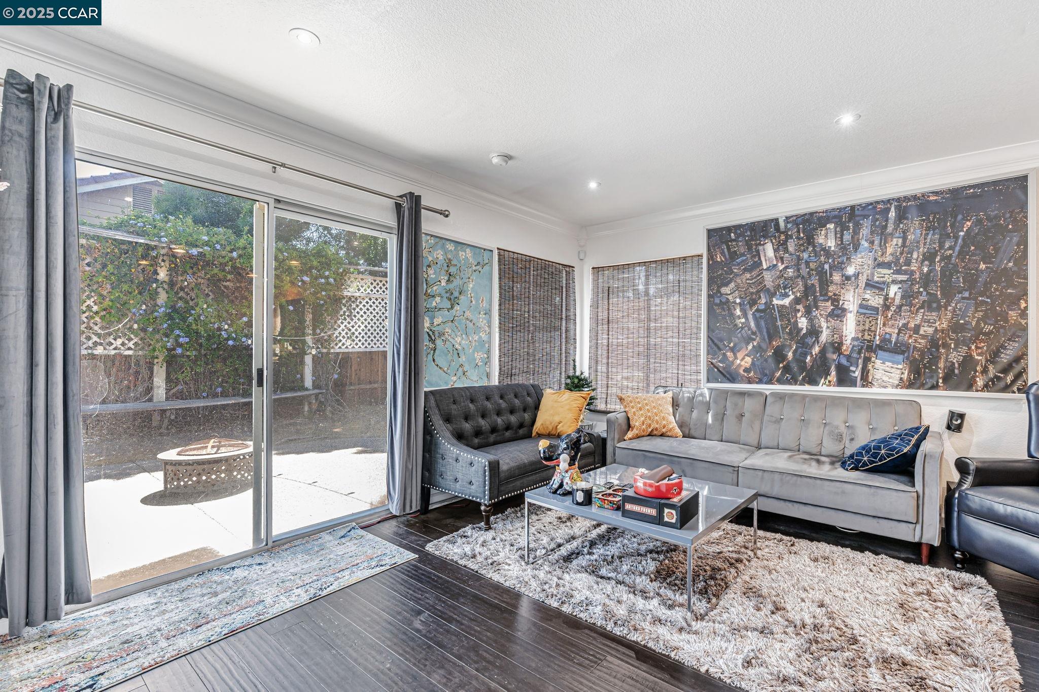 Detail Gallery Image 6 of 40 For 5103 Pioneer Way, Antioch,  CA 94531 - 3 Beds | 2/1 Baths