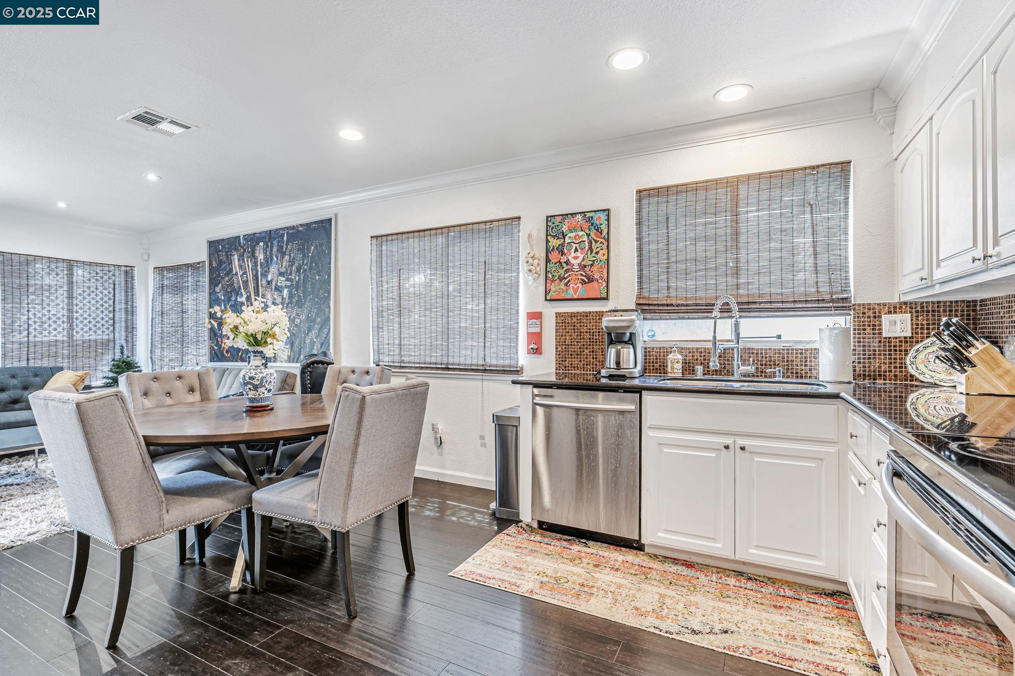 Detail Gallery Image 9 of 40 For 5103 Pioneer Way, Antioch,  CA 94531 - 3 Beds | 2/1 Baths
