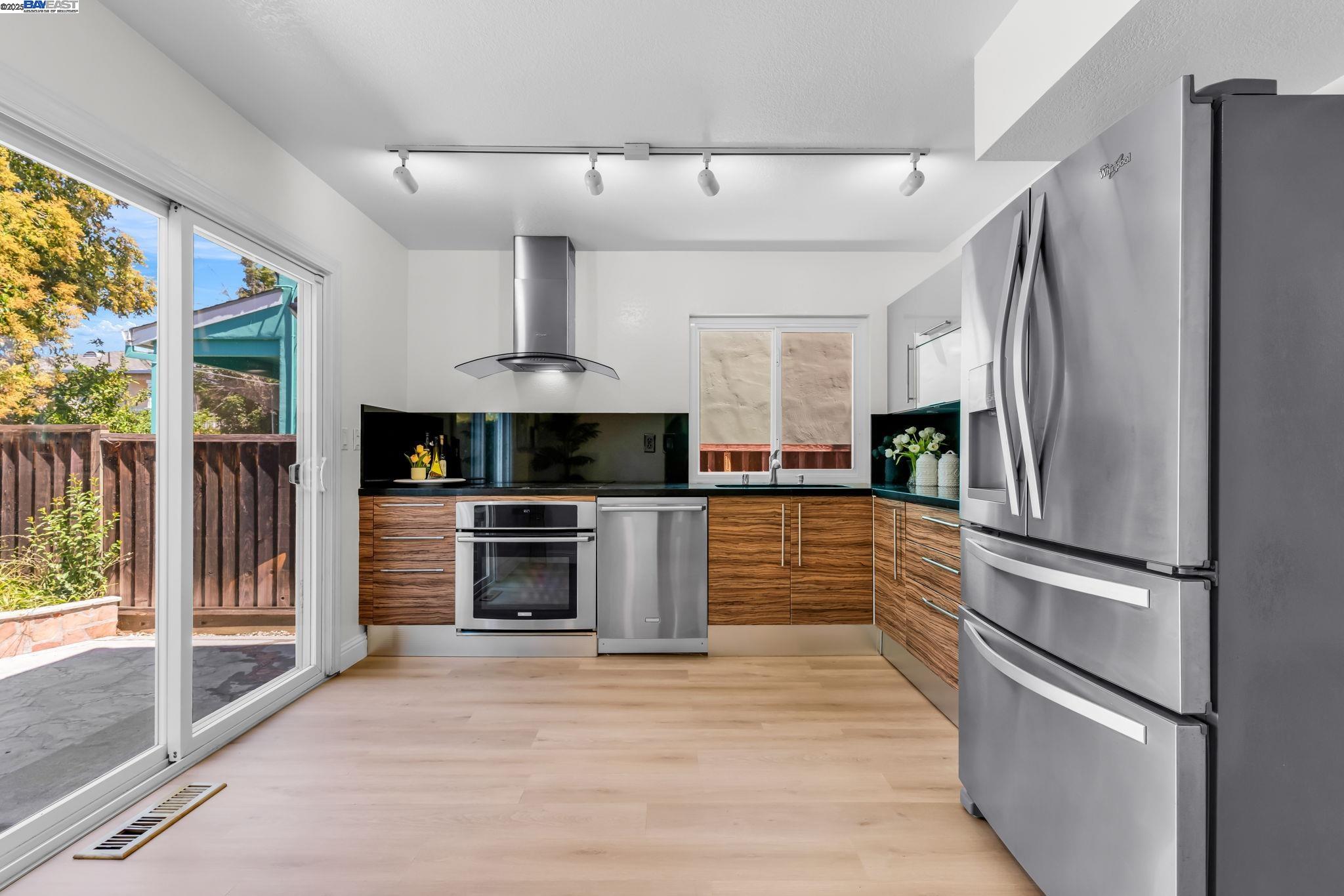 Detail Gallery Image 15 of 44 For 3145 Chillum Ct, San Jose,  CA 95148 - 3 Beds | 2/1 Baths