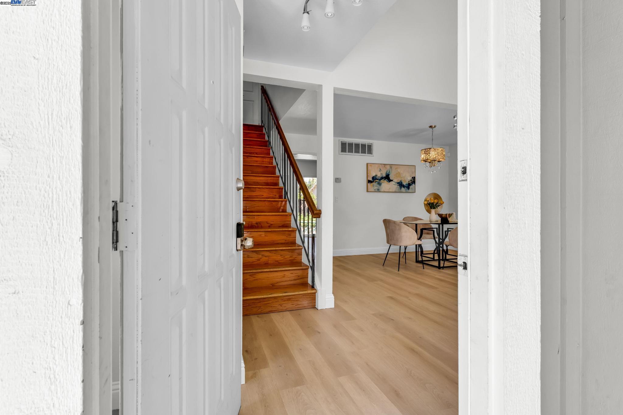 Detail Gallery Image 5 of 44 For 3145 Chillum Ct, San Jose,  CA 95148 - 3 Beds | 2/1 Baths