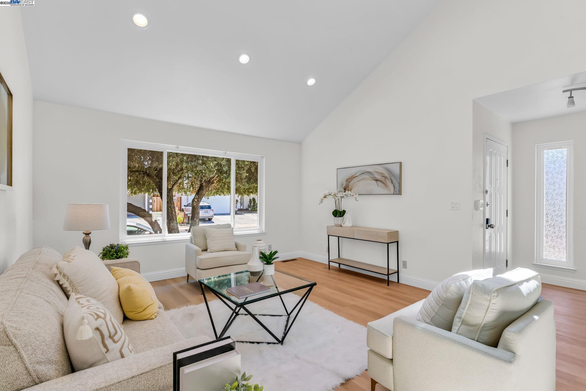 Detail Gallery Image 9 of 44 For 3145 Chillum Ct, San Jose,  CA 95148 - 3 Beds | 2/1 Baths