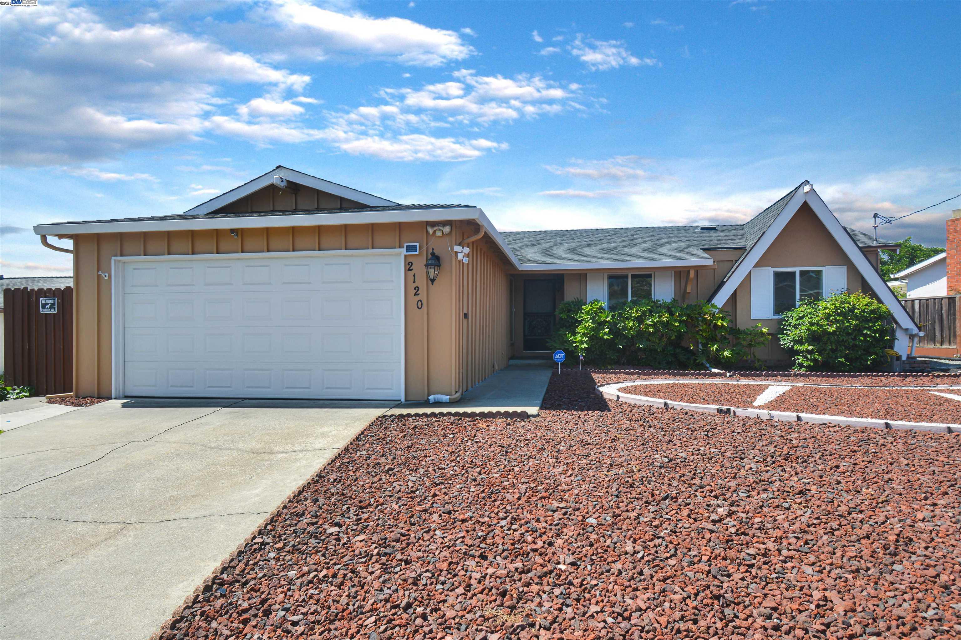 Detail Gallery Image 1 of 23 For 2120 Shasta, Martinez,  CA 94553 - 3 Beds | 2 Baths