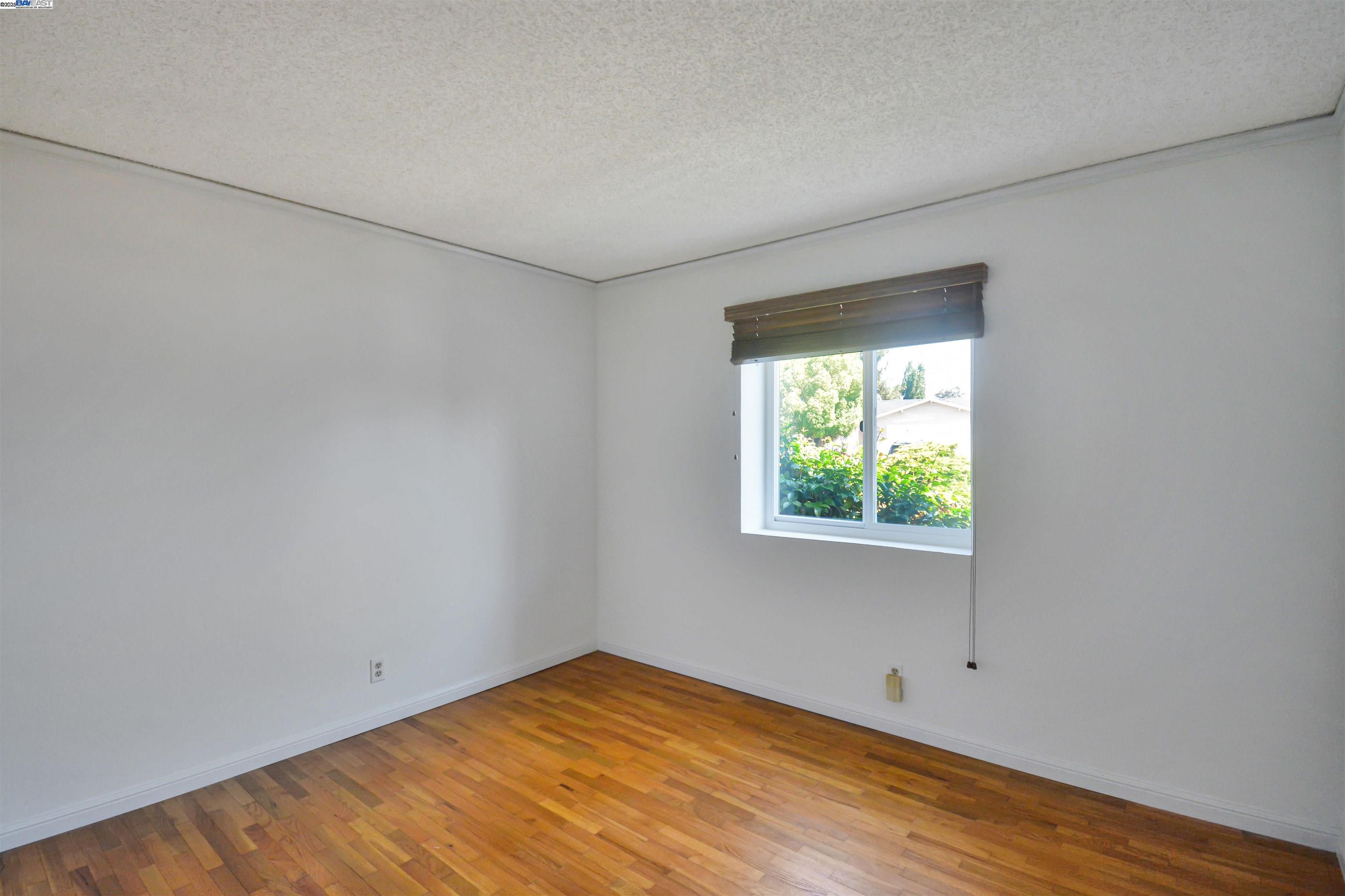 Detail Gallery Image 11 of 23 For 2120 Shasta, Martinez,  CA 94553 - 3 Beds | 2 Baths