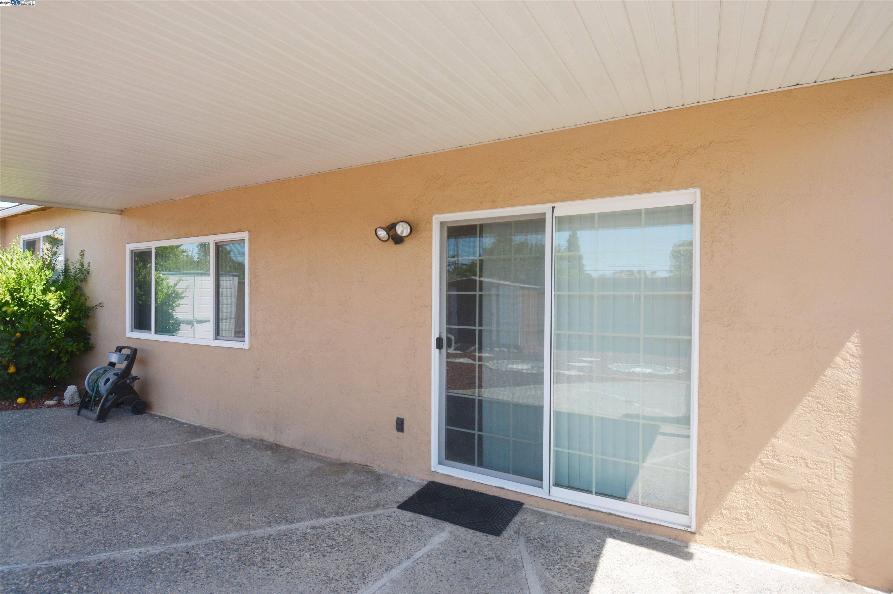 Detail Gallery Image 22 of 23 For 2120 Shasta, Martinez,  CA 94553 - 3 Beds | 2 Baths