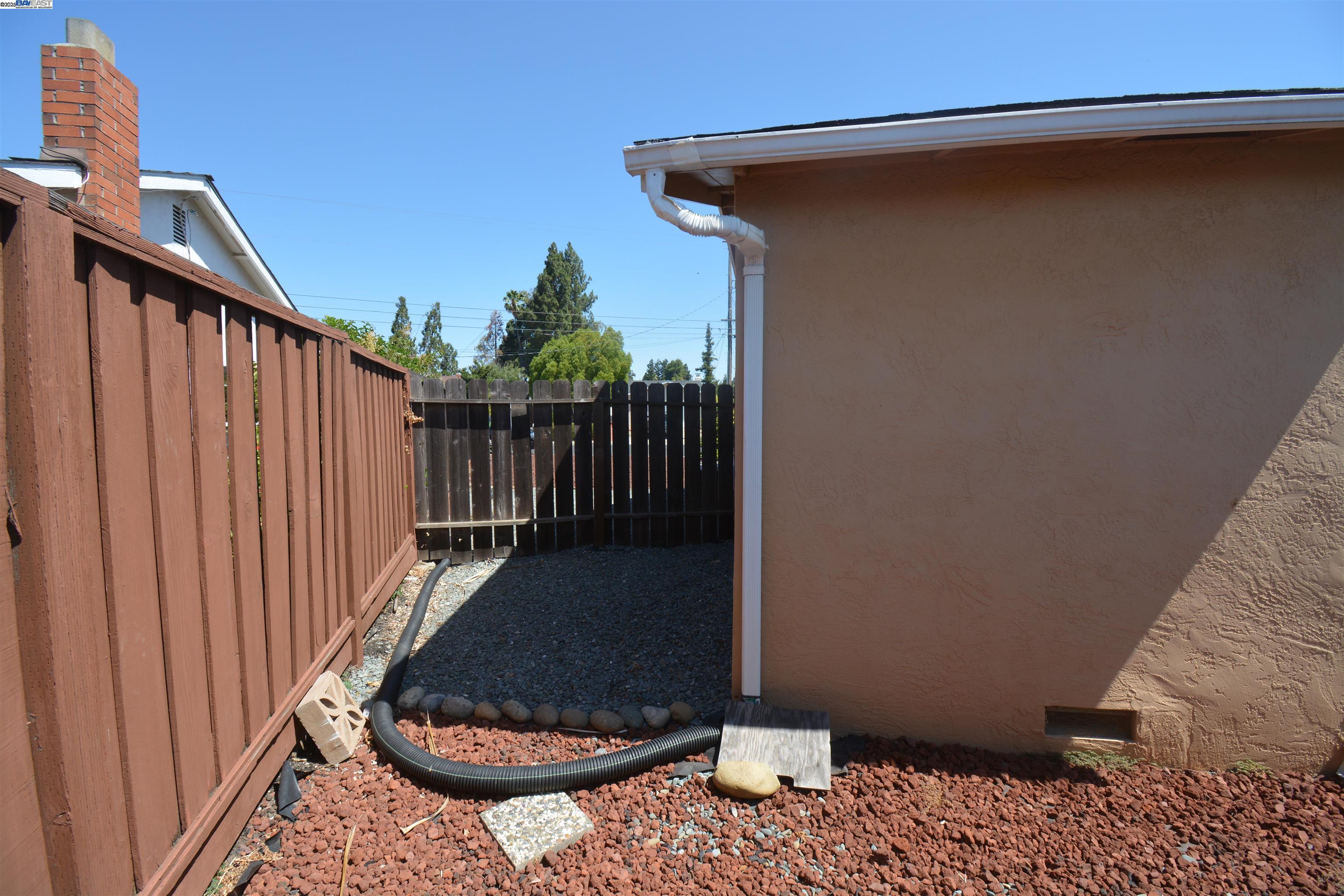 Detail Gallery Image 23 of 23 For 2120 Shasta, Martinez,  CA 94553 - 3 Beds | 2 Baths