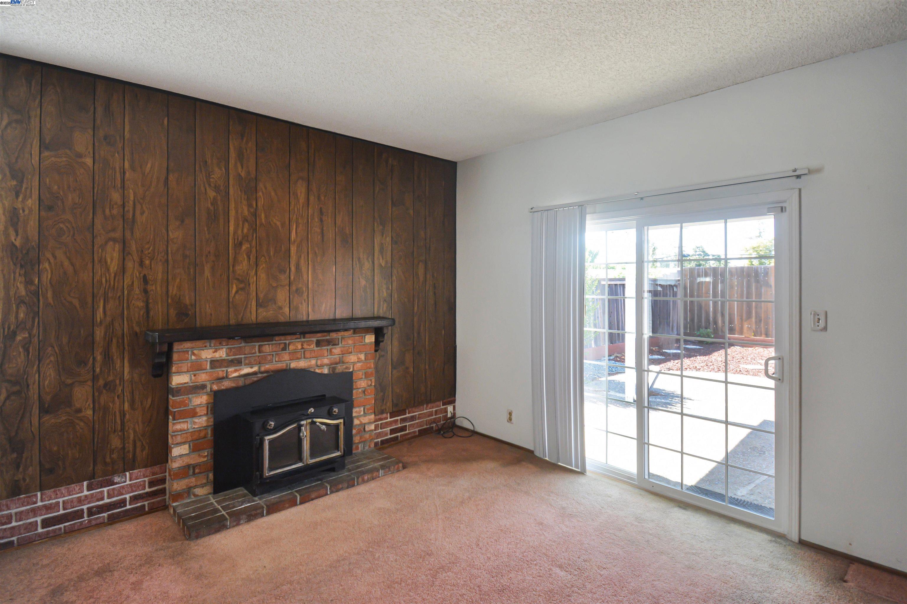 Detail Gallery Image 5 of 23 For 2120 Shasta, Martinez,  CA 94553 - 3 Beds | 2 Baths