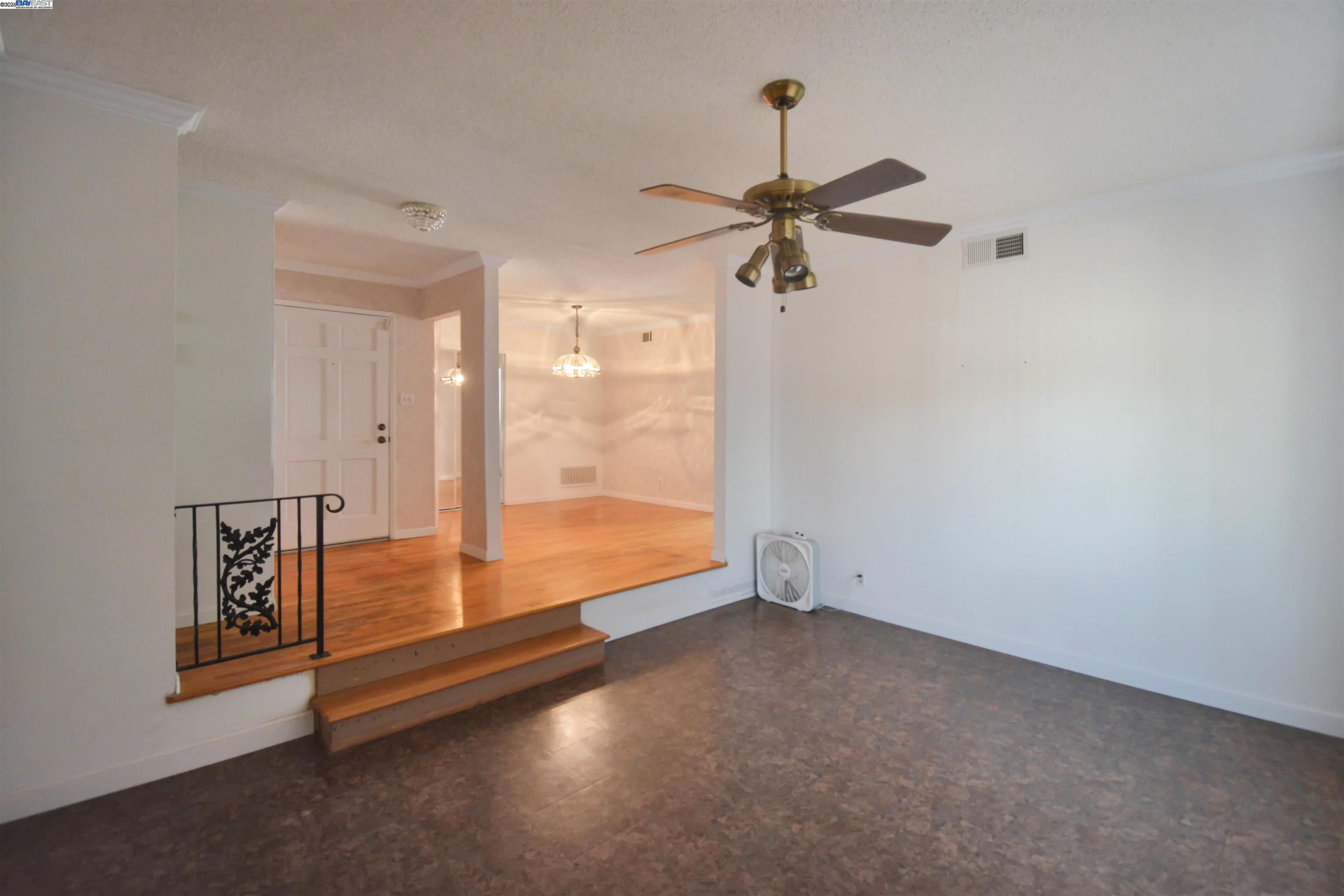Detail Gallery Image 7 of 23 For 2120 Shasta, Martinez,  CA 94553 - 3 Beds | 2 Baths