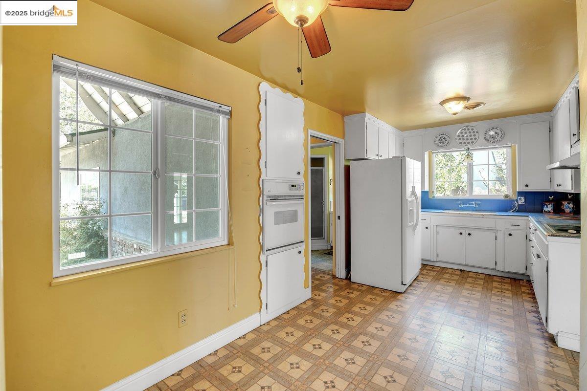 Detail Gallery Image 13 of 31 For 1702 Sherwood Ave, Modesto,  CA 95350 - 3 Beds | 2 Baths