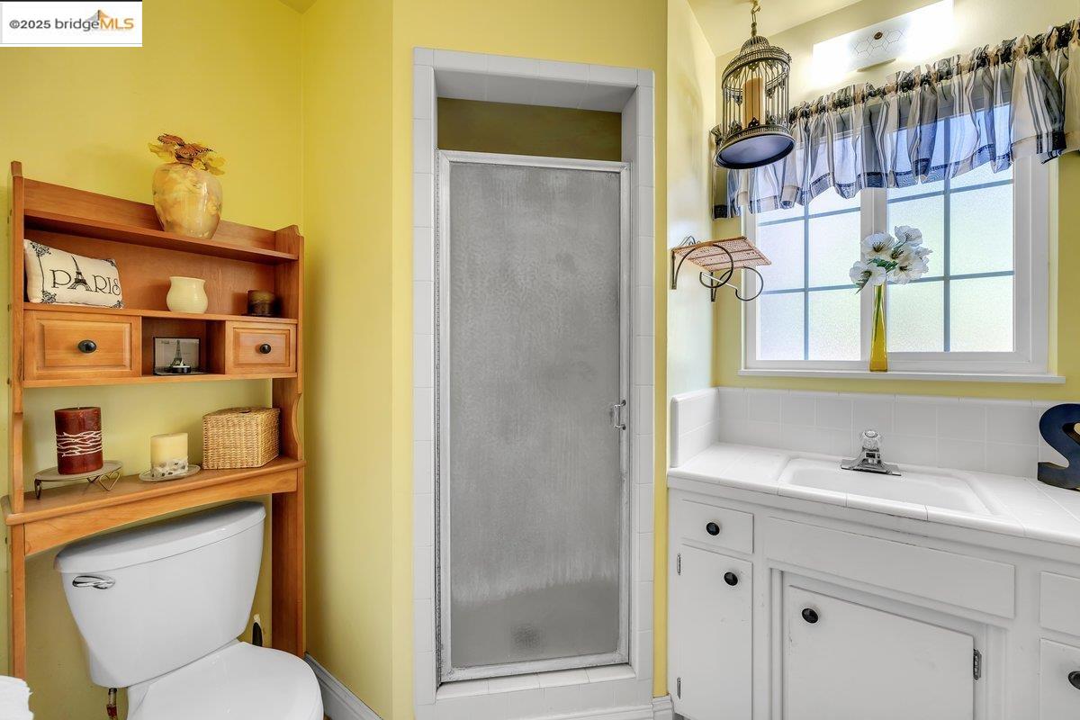 Detail Gallery Image 17 of 31 For 1702 Sherwood Ave, Modesto,  CA 95350 - 3 Beds | 2 Baths